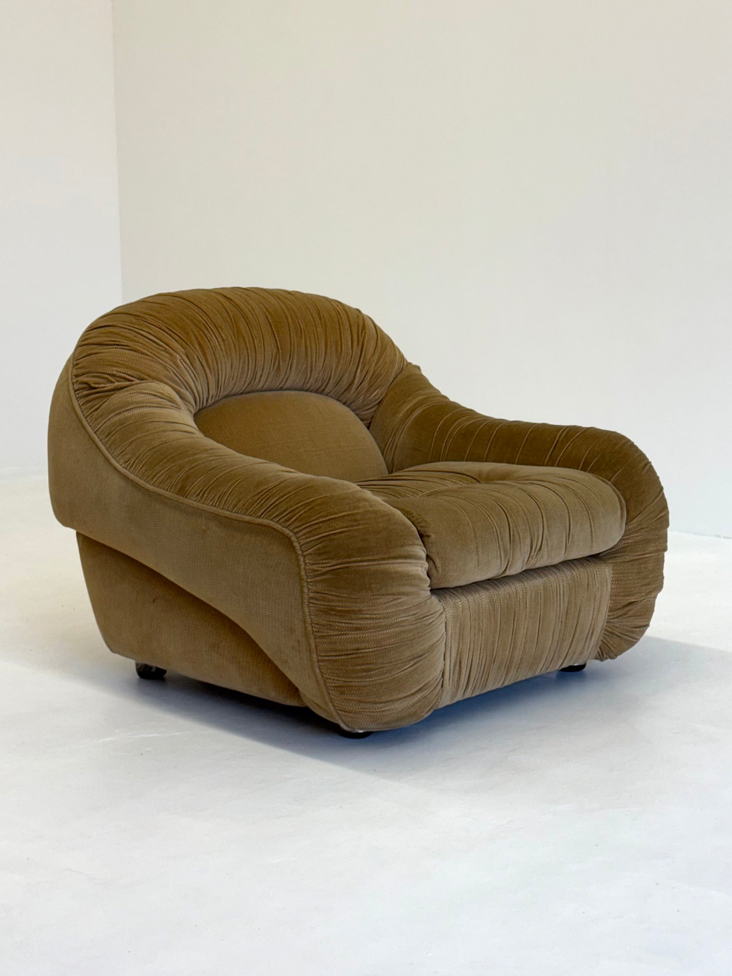 Capriccio_armchairs_by_George_Bighinello_for_Eurosalotto