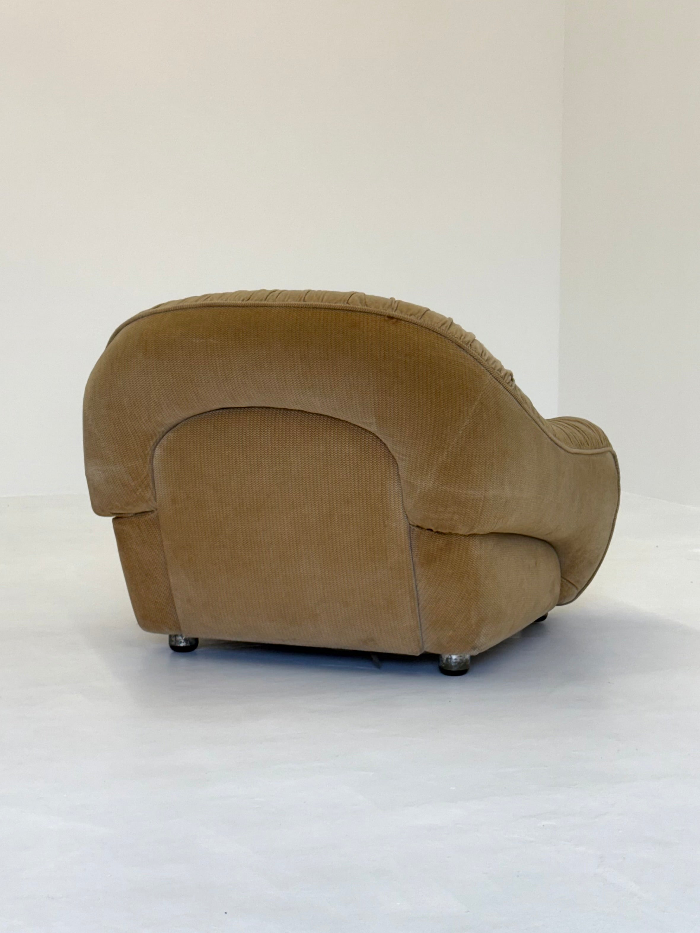 Capriccio_armchairs_by_George_Bighinello_for_Eurosalotto