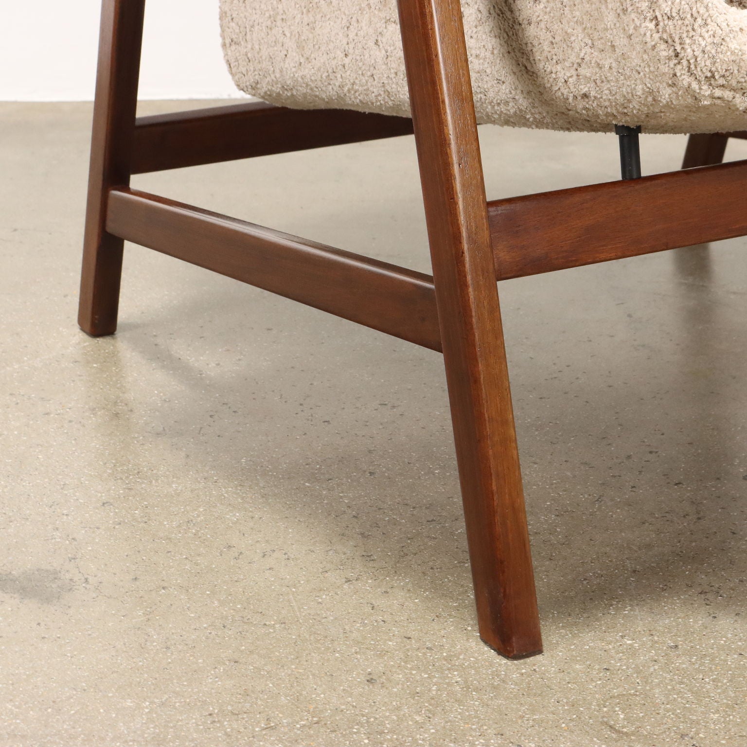 Cassina_849_Armchair_Vintage_Design_G._Frattini_1950s-1960s