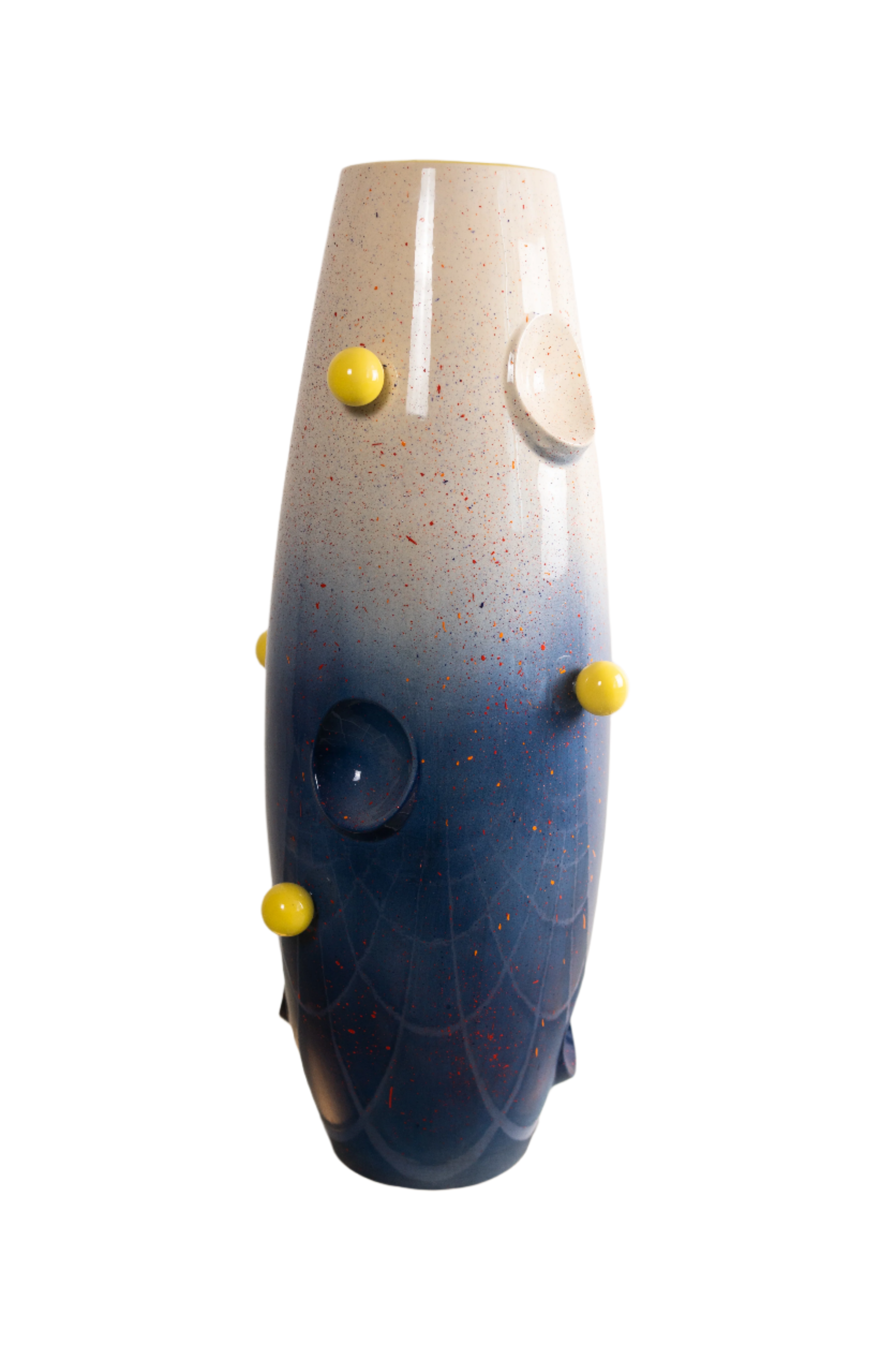 Ceramic_Vase_by_Malwina_Konopacka_2021