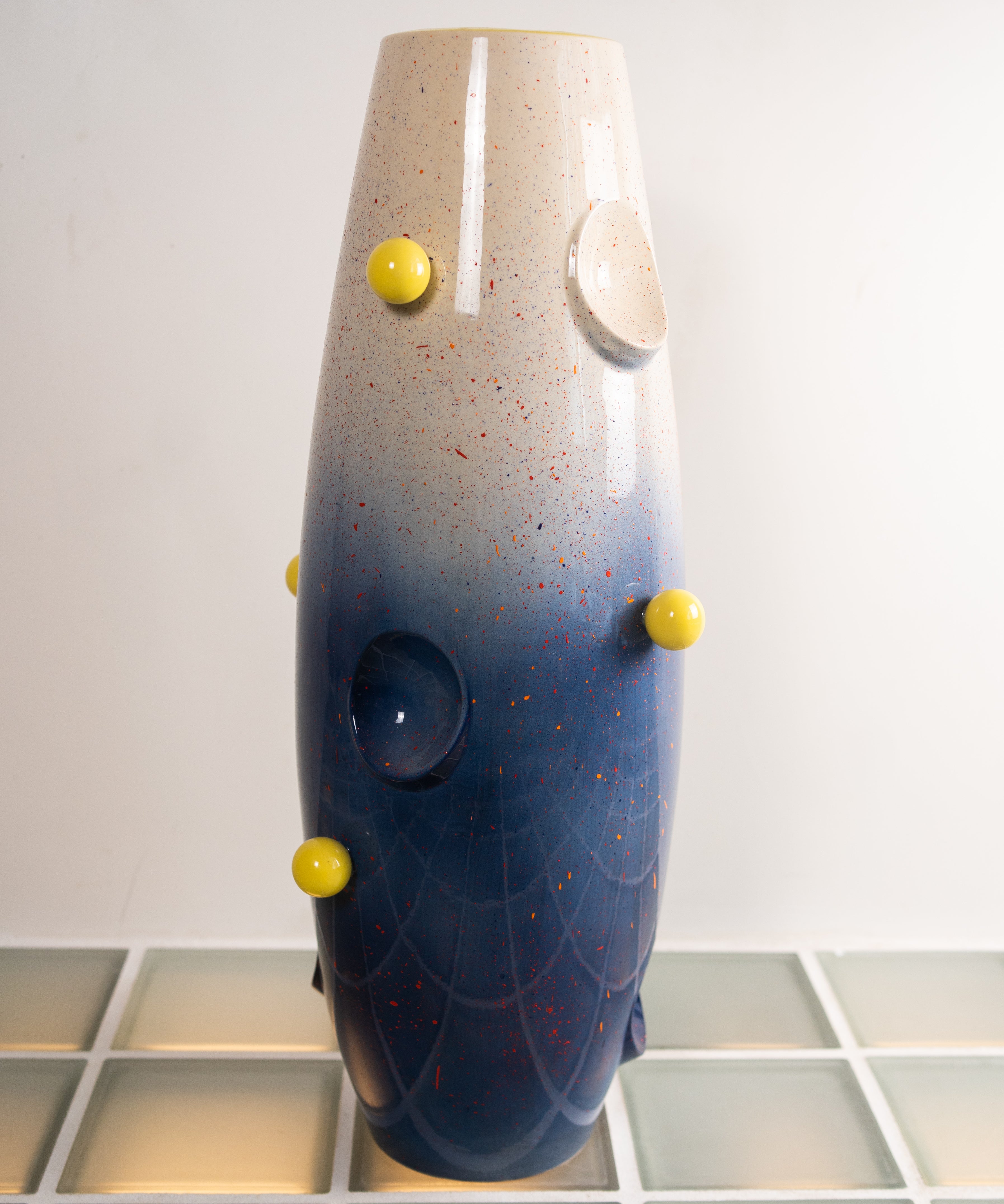 Ceramic_Vase_by_Malwina_Konopacka_2021