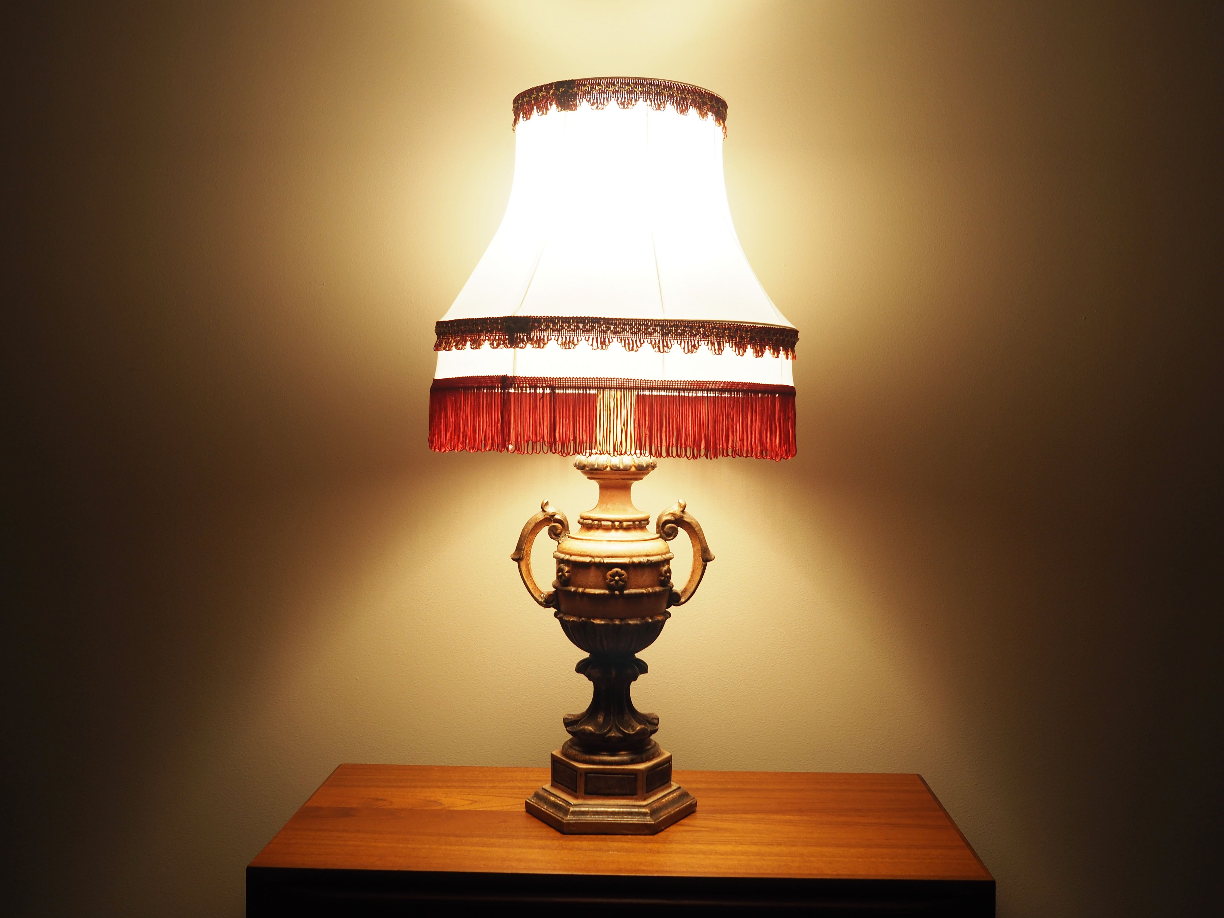Ceramic_lamp_Danish_design_1970s_production_Denmark