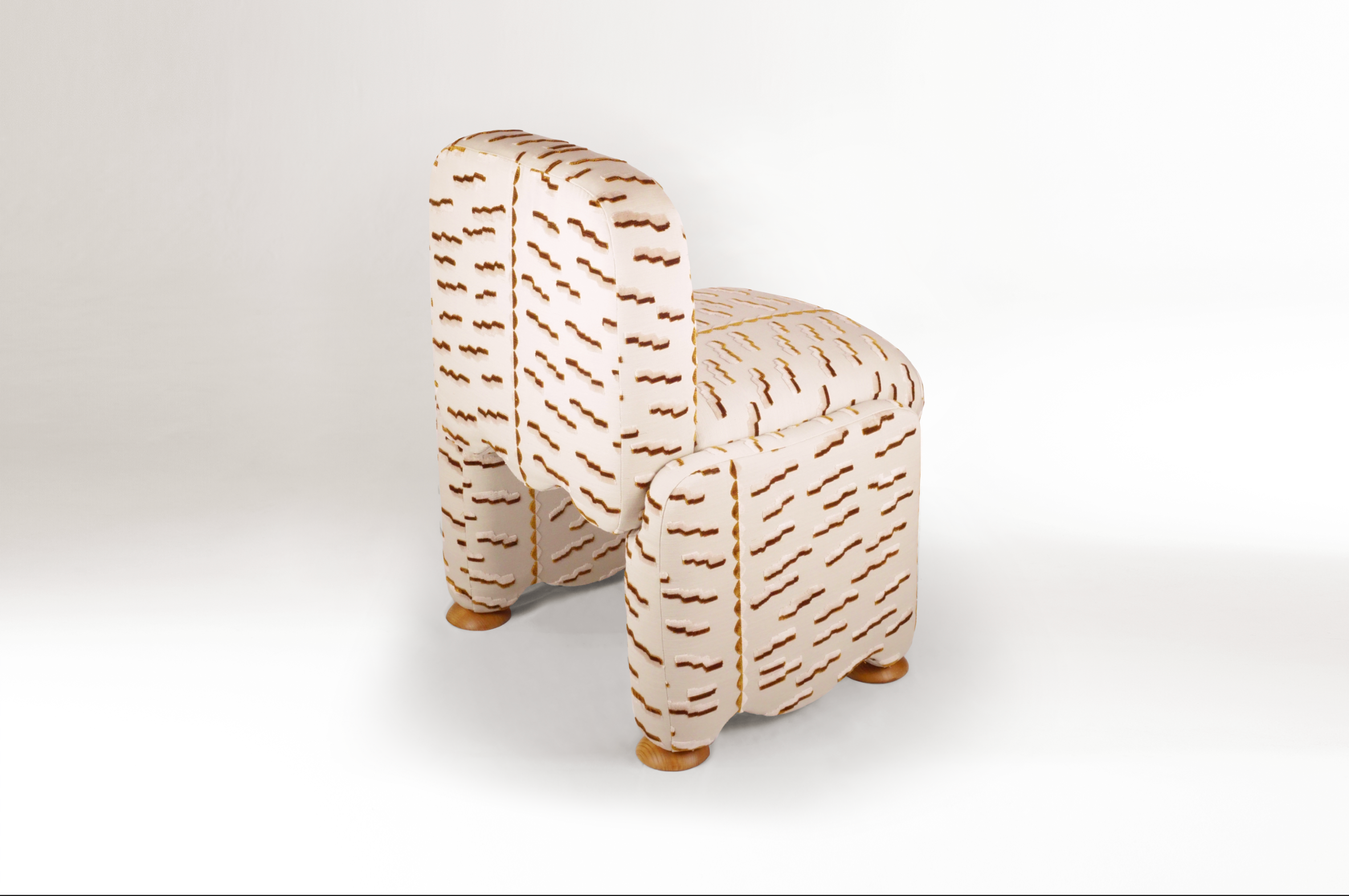 Cindy_without_arms_Armchair