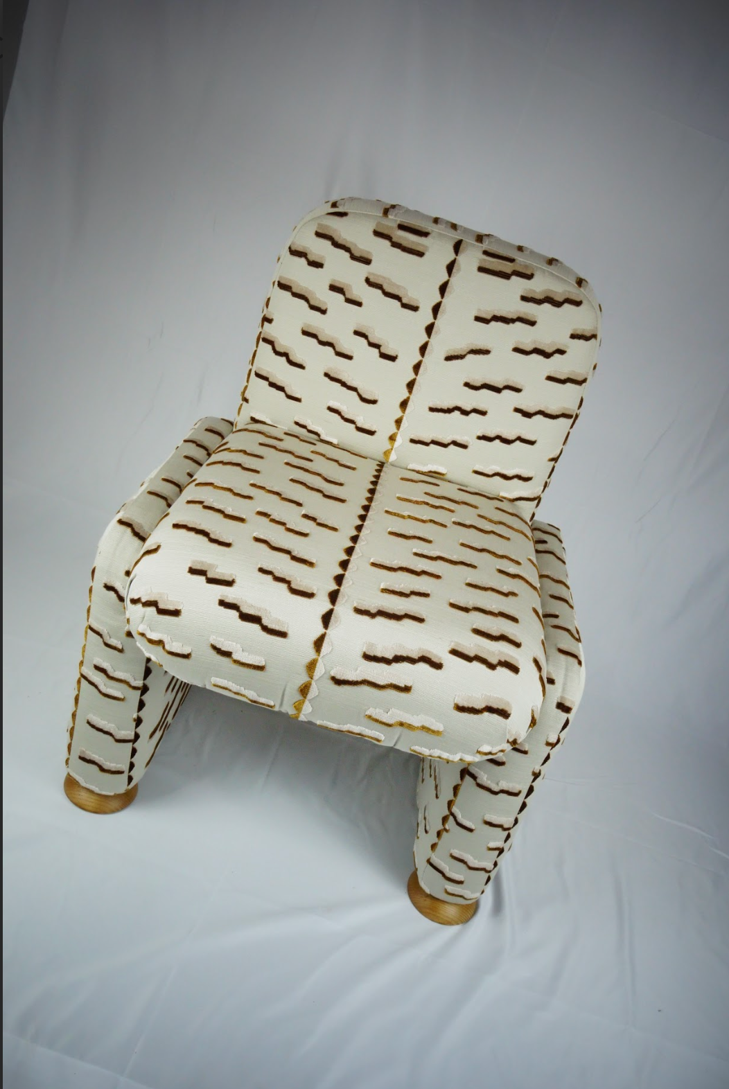 Cindy_without_arms_Armchair