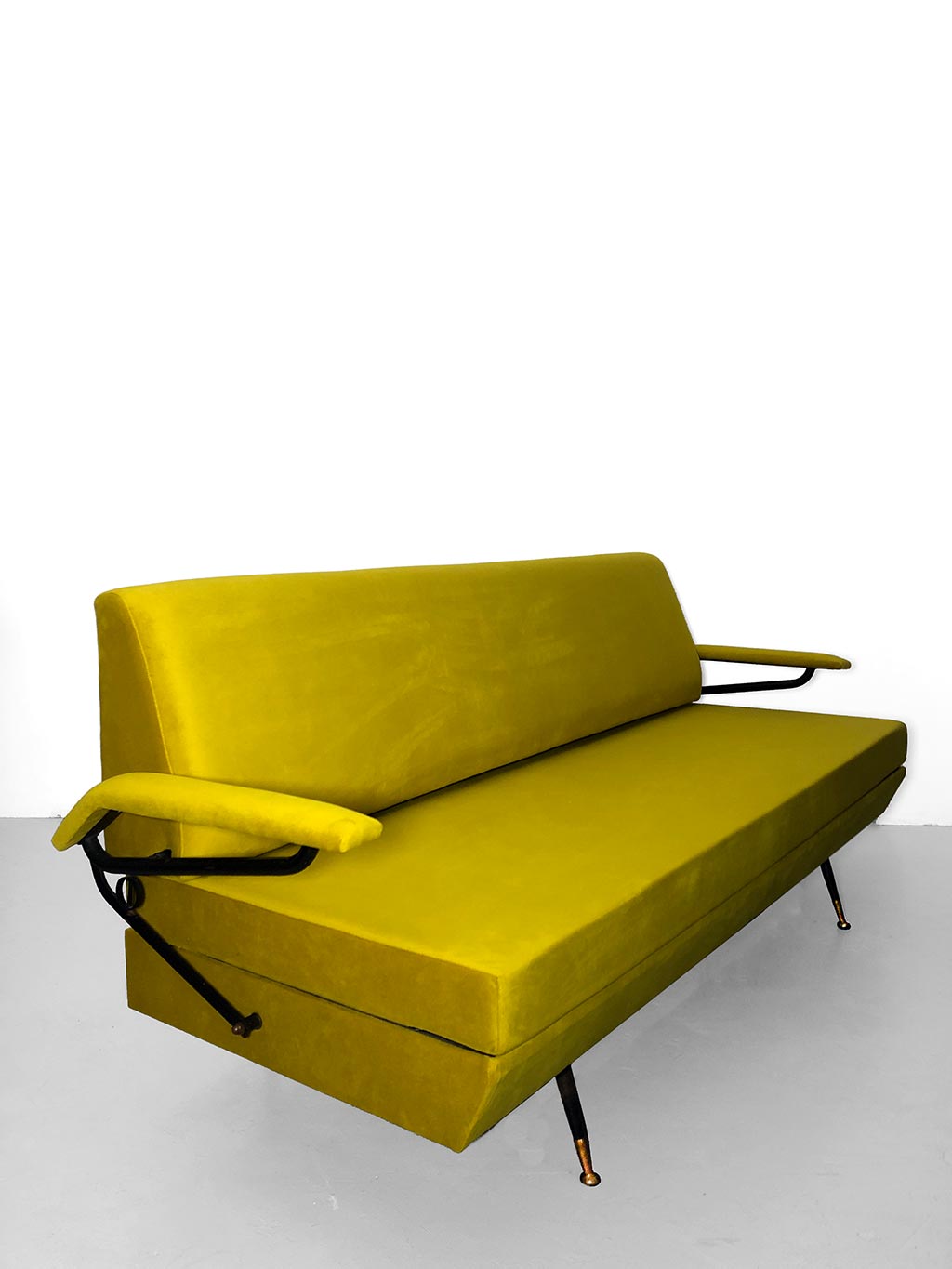 Classic_Italian_50_s_Dormeuse_Daybed_Dttributed_to_the_Bottega_Borsani_from_Varedo