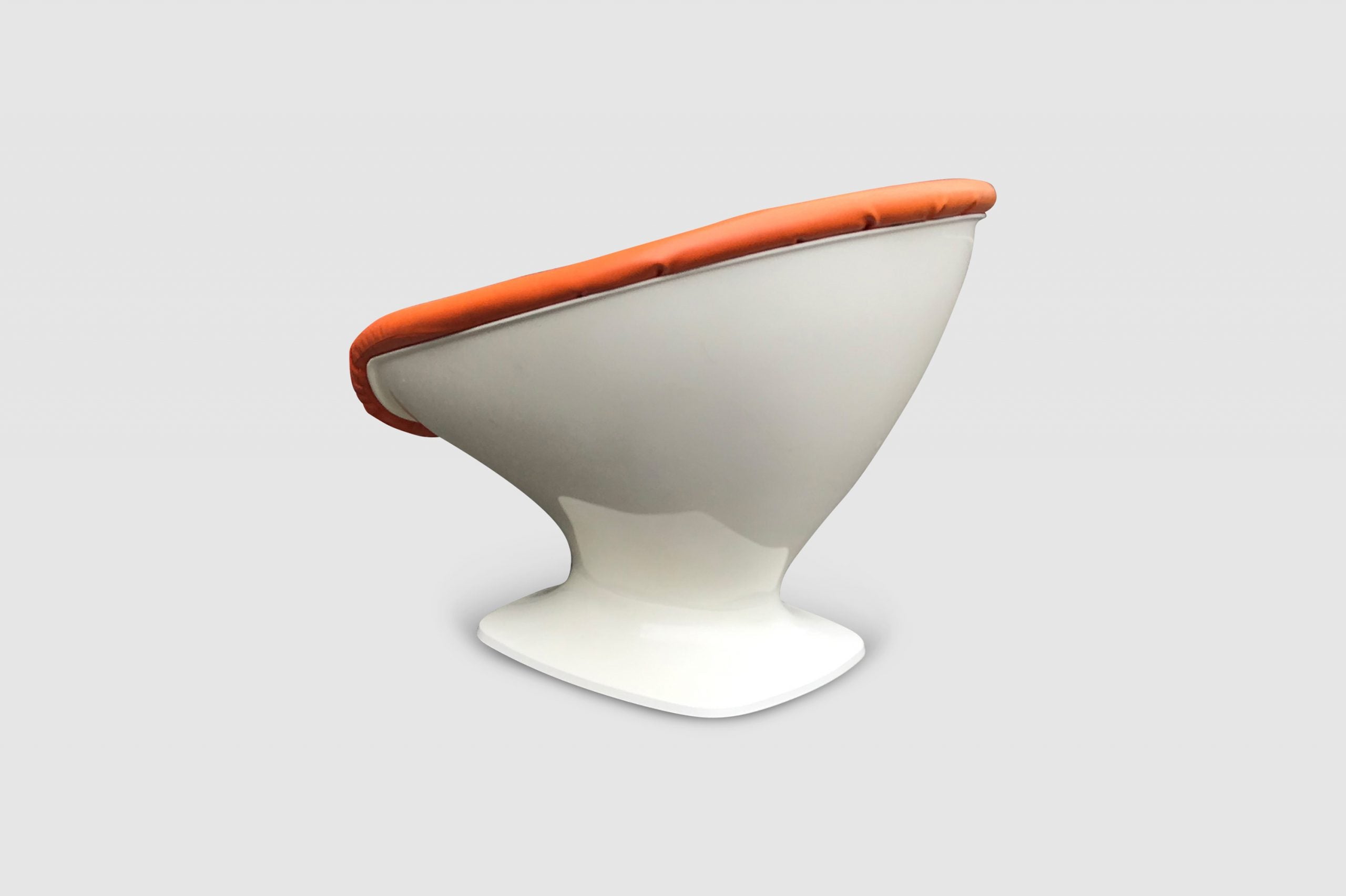 Club_space_age_chair_by_Raphael_Raffel_France_1960s