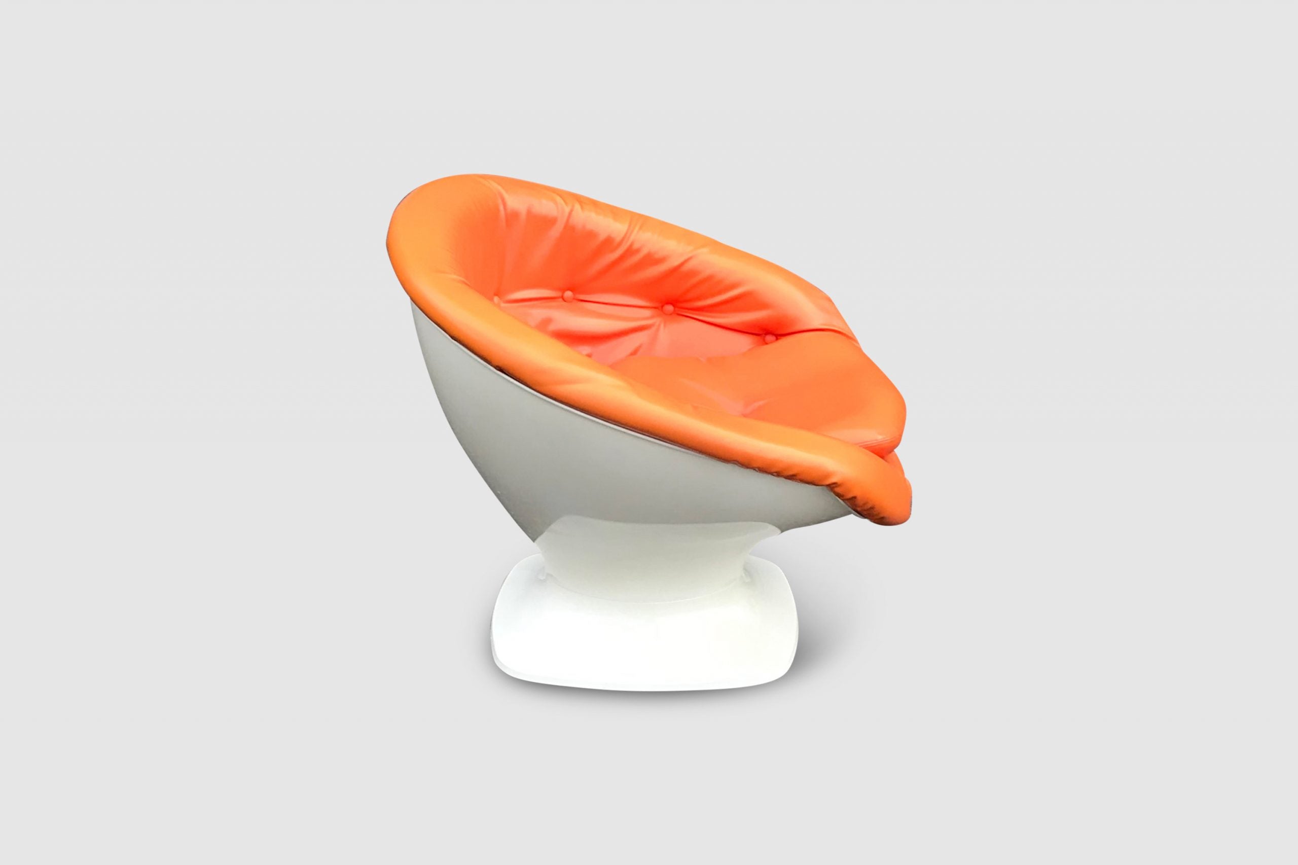 Club_space_age_chair_by_Raphael_Raffel_France_1960s