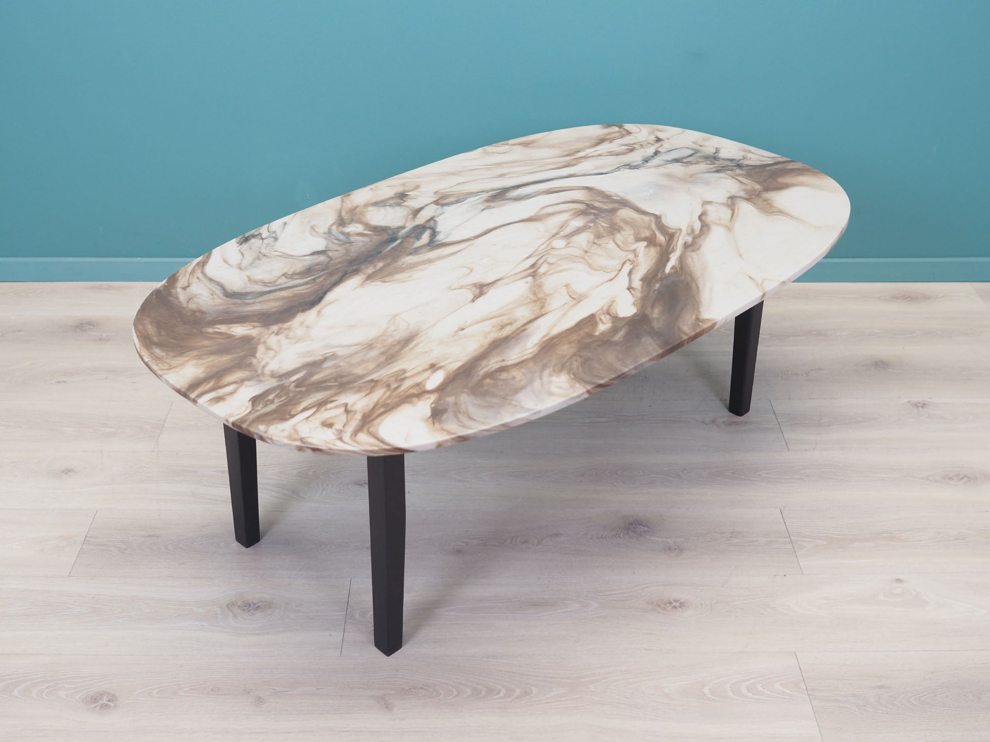 Coffee_table_Danish_design_from_1970s_production_Denmark