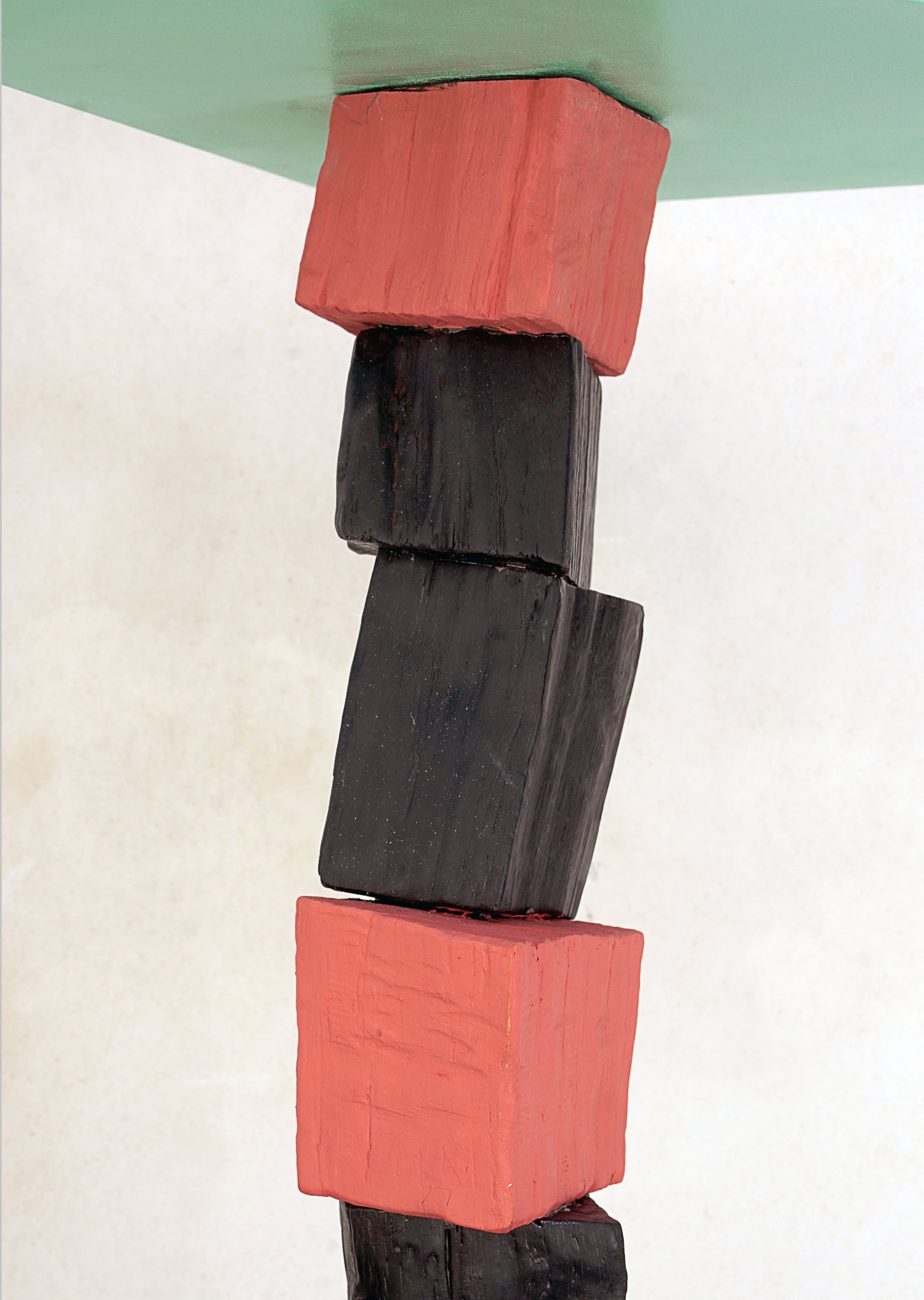 Coffee_table_Equilibrium