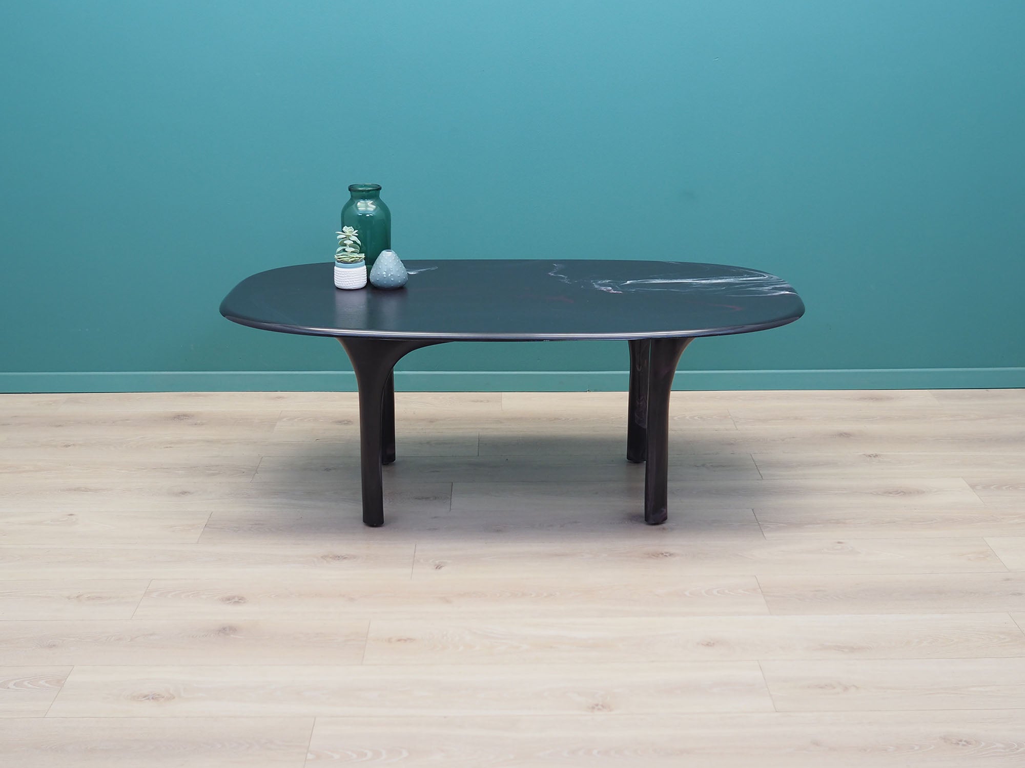 Coffee_table_in_Danish_design_from_1970s_production_Denmark