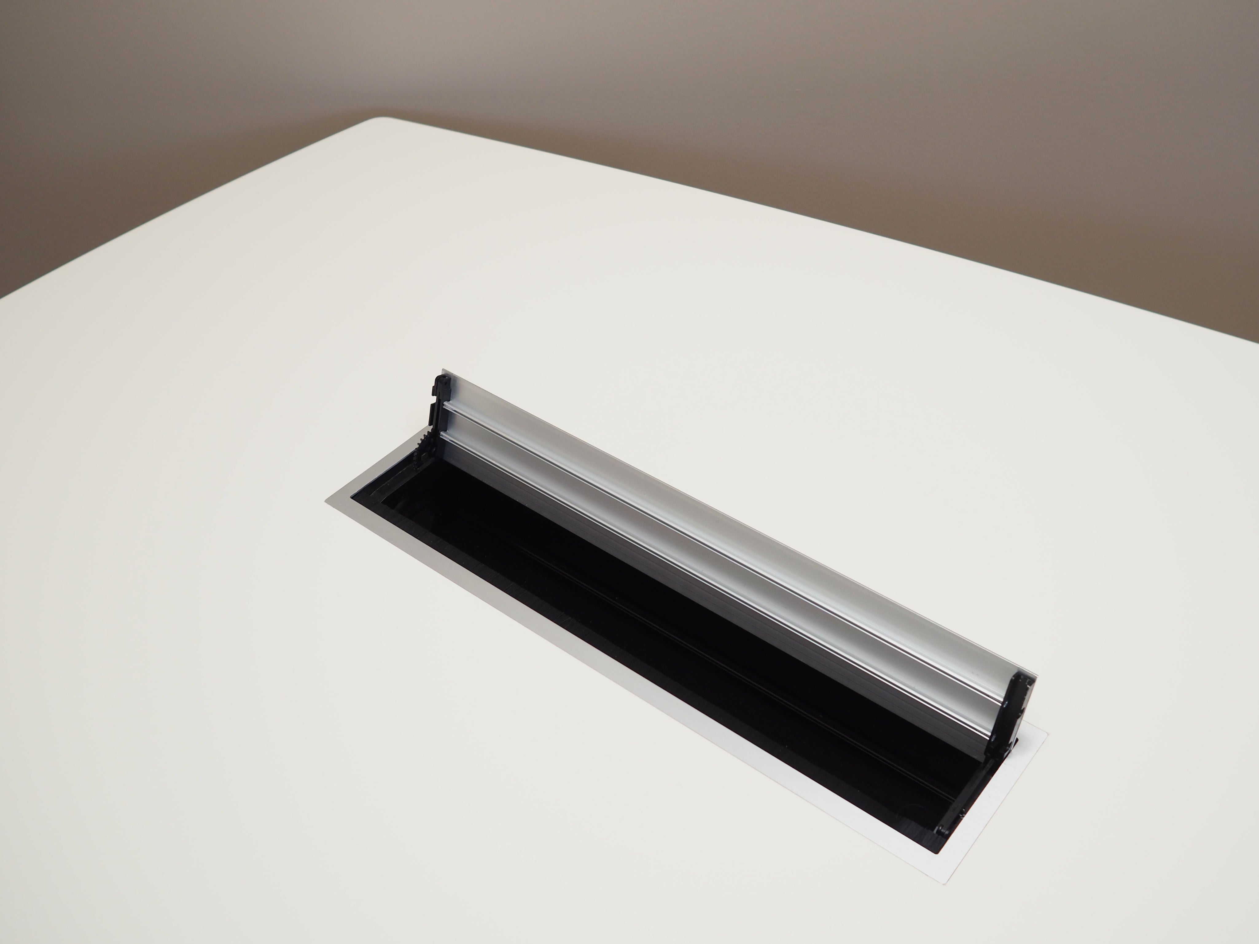 Conference_table_Danish_design_2016_designer_Paul_Leroy_manufacturer_Paustian