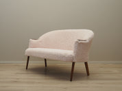 Cream_sofa_Danish_design_1970s_production_Denmark
