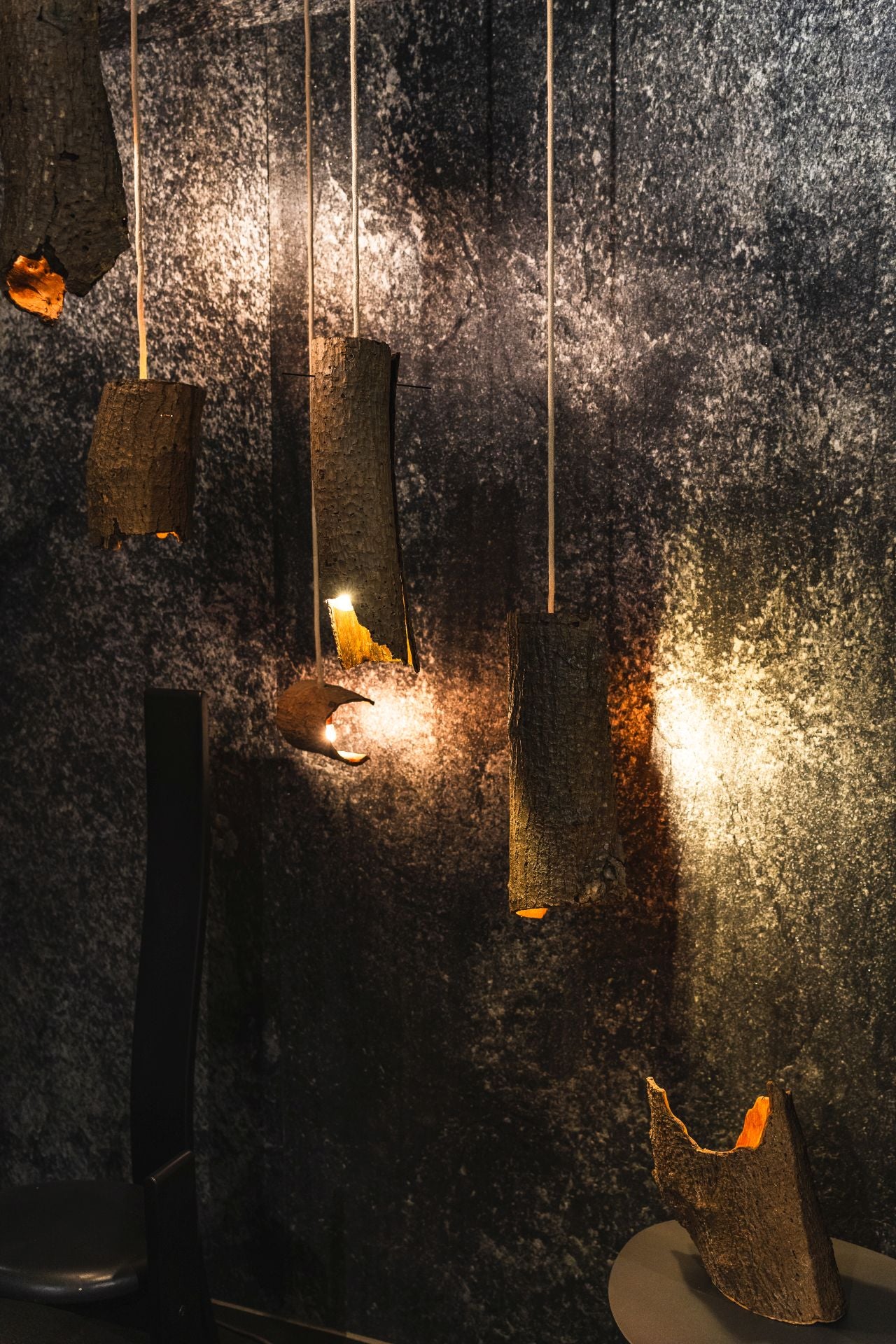 Crown_Table_Lamp_Avocado_Barck_collection_1