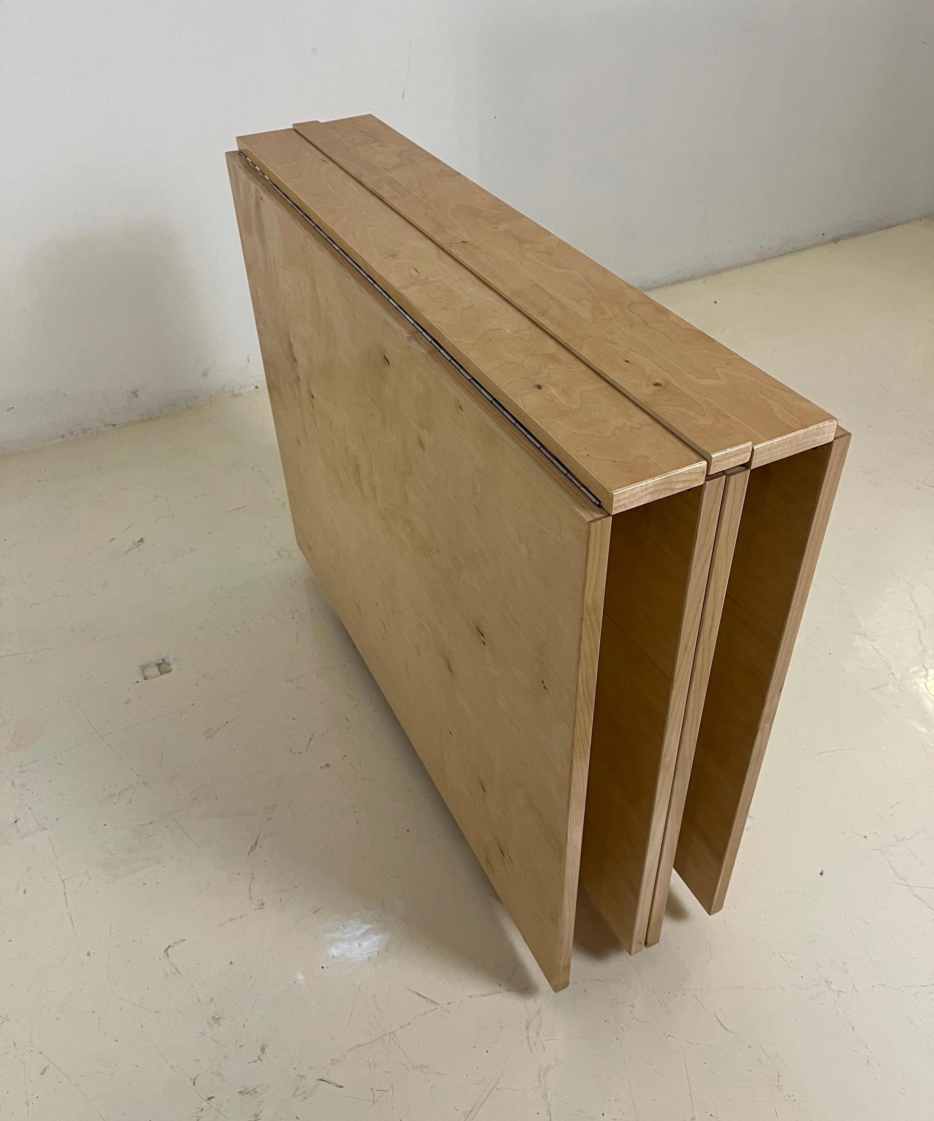 Dining_table_by_Bruno_Mathsson