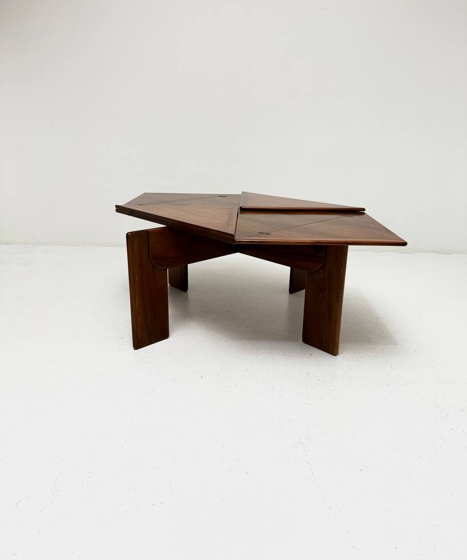 Dining_table_by_Silvio_Coppola_for_Bernini_1960s