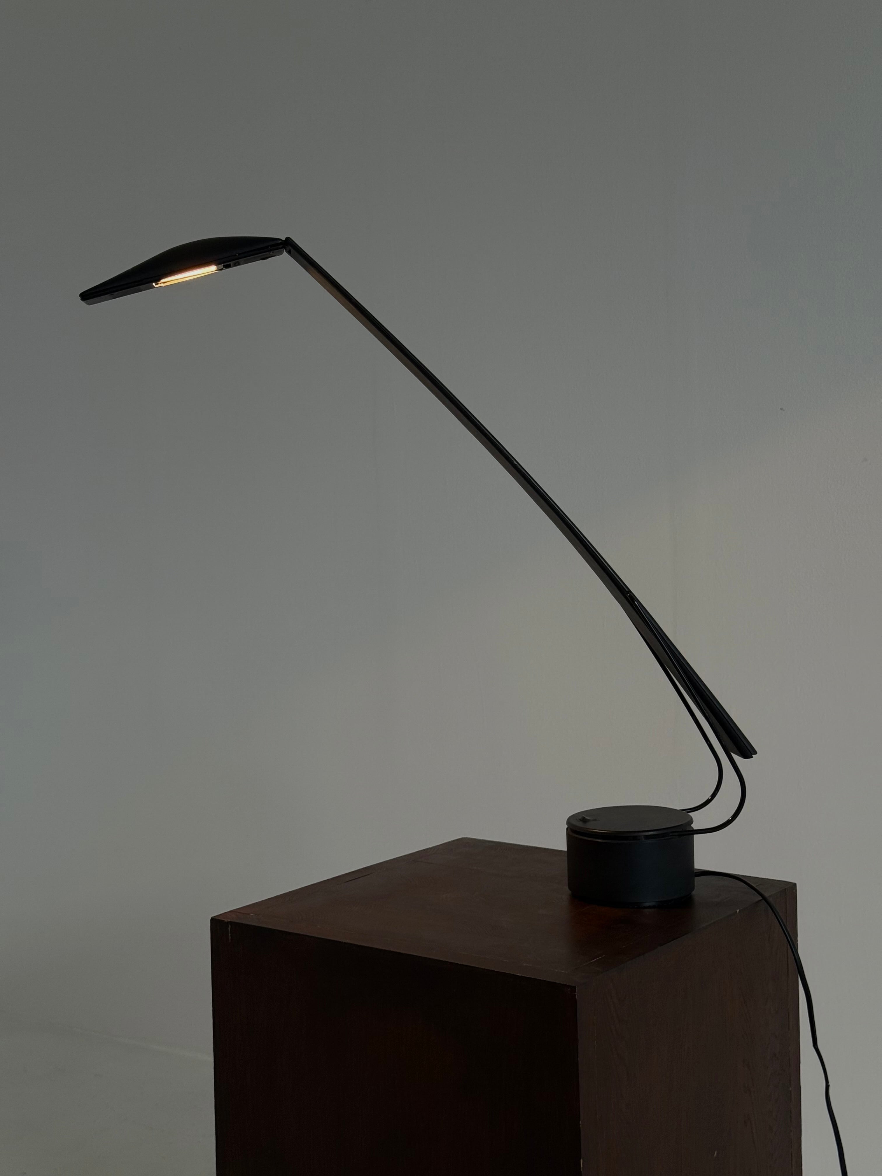 Dove_Design_Desk_Lamp_in_Black_by_Marco_Colombo_&_Mario_Barbaglia_for_PAF_Studio