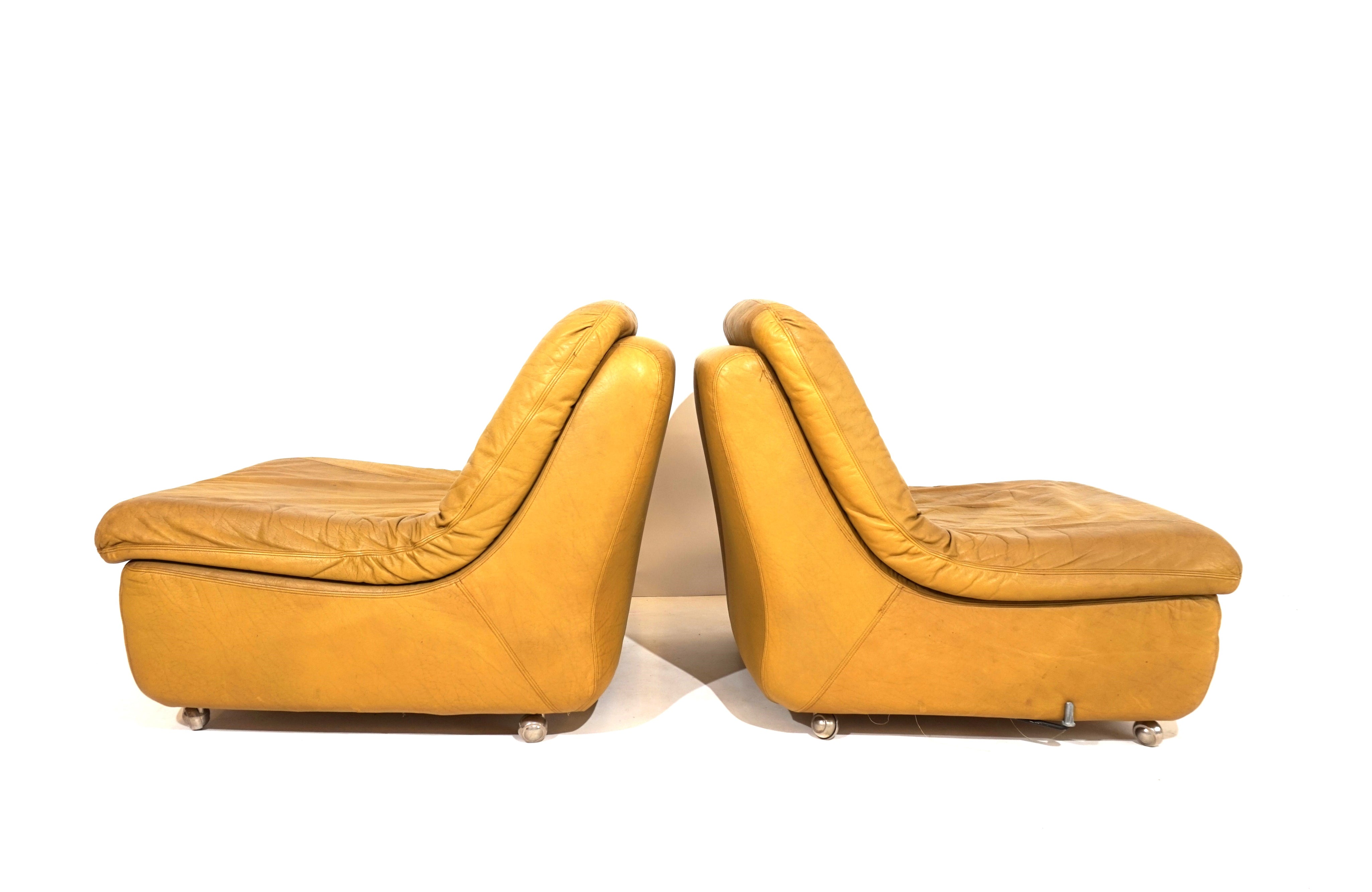 Dreipunkt_International_Modular_Leather_Sofa 
