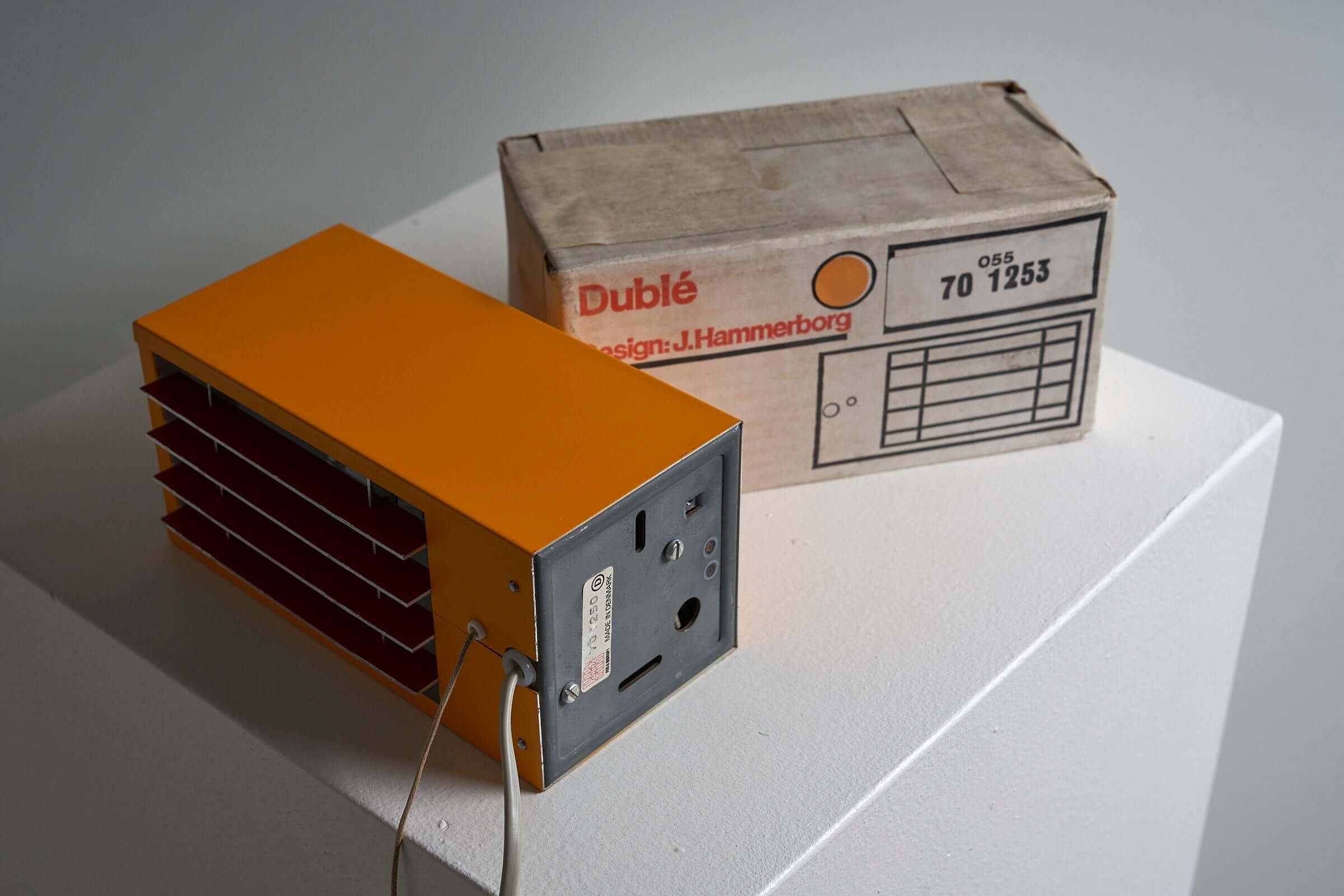 Duble_Yellow_Cuboid_Wall_Lamp_Fog_Morup