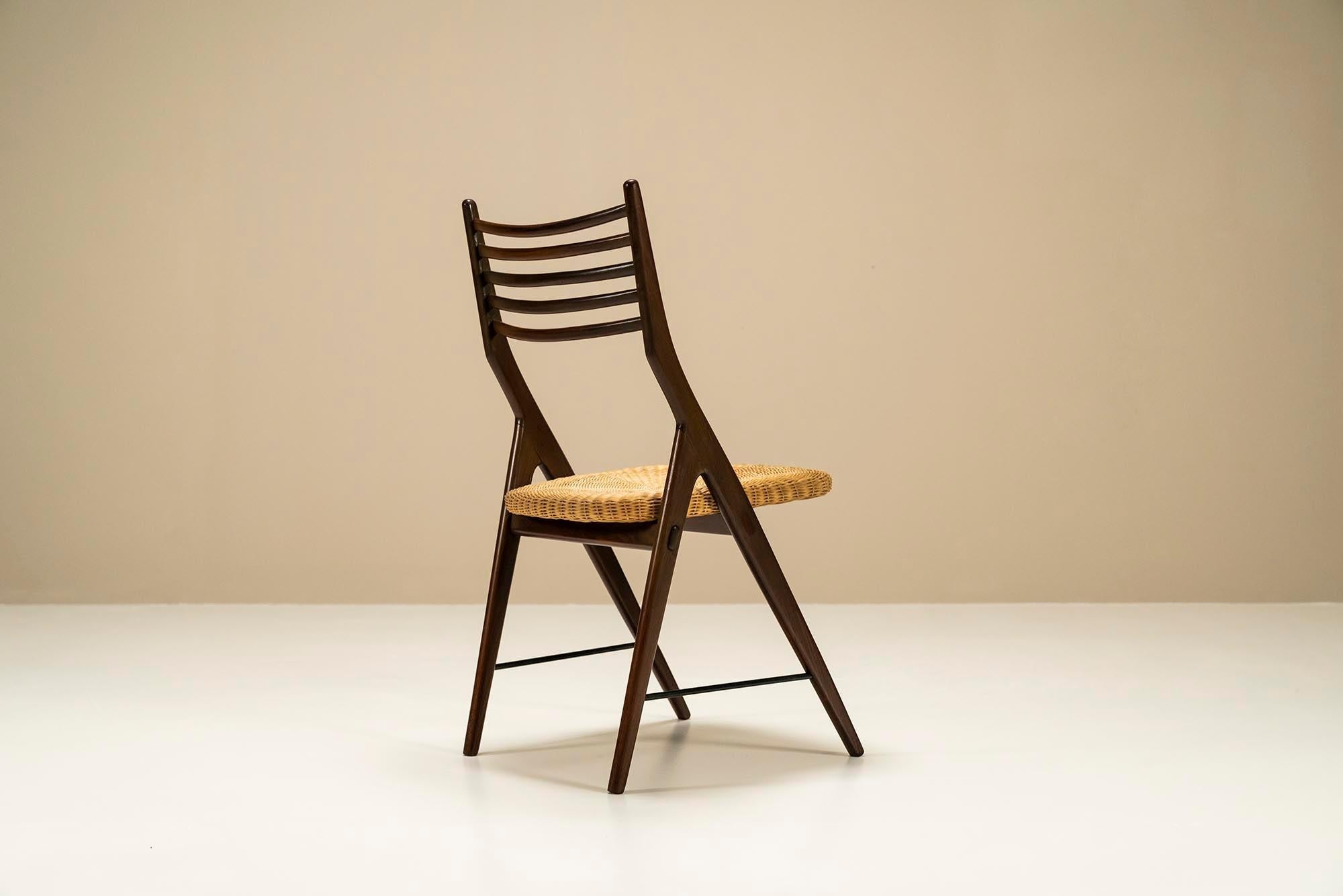 Elegant_Chair_in_Teak_and_Wicker_Italy_1970s
