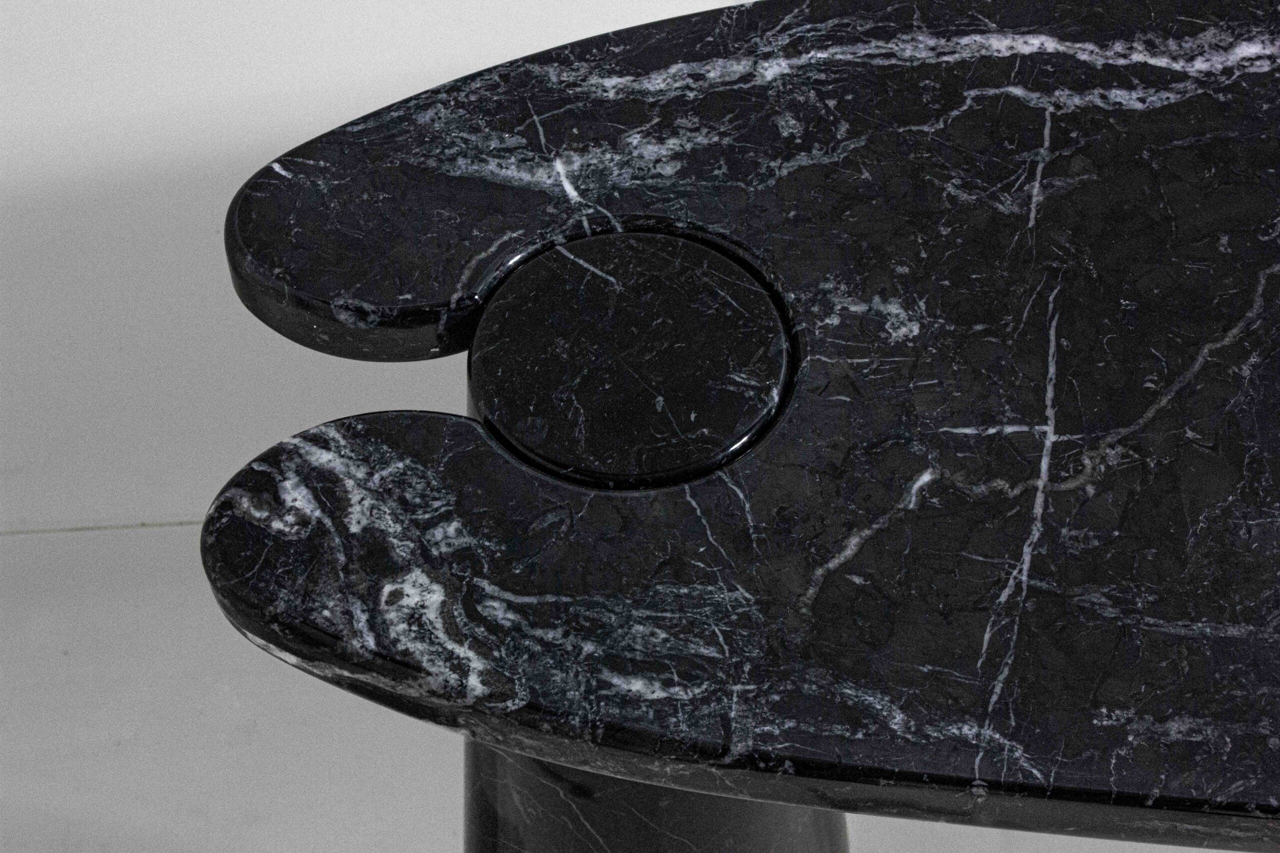 Eros_console_by_Mangiarotti_in_black_marquina_marble