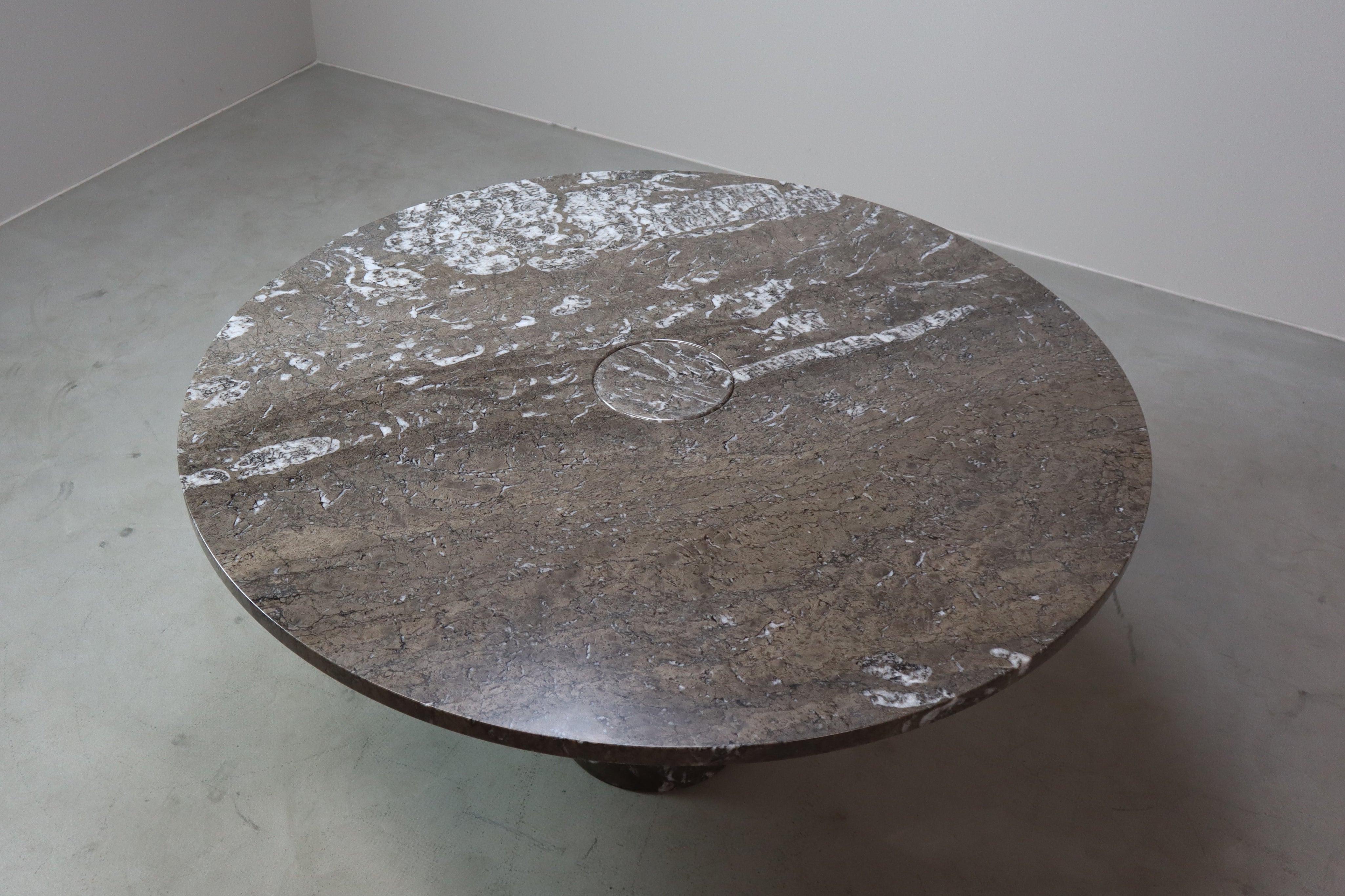 Eros_dining_table_by_Angelo_Mangiarotti_for_Skipper_1971_Italy