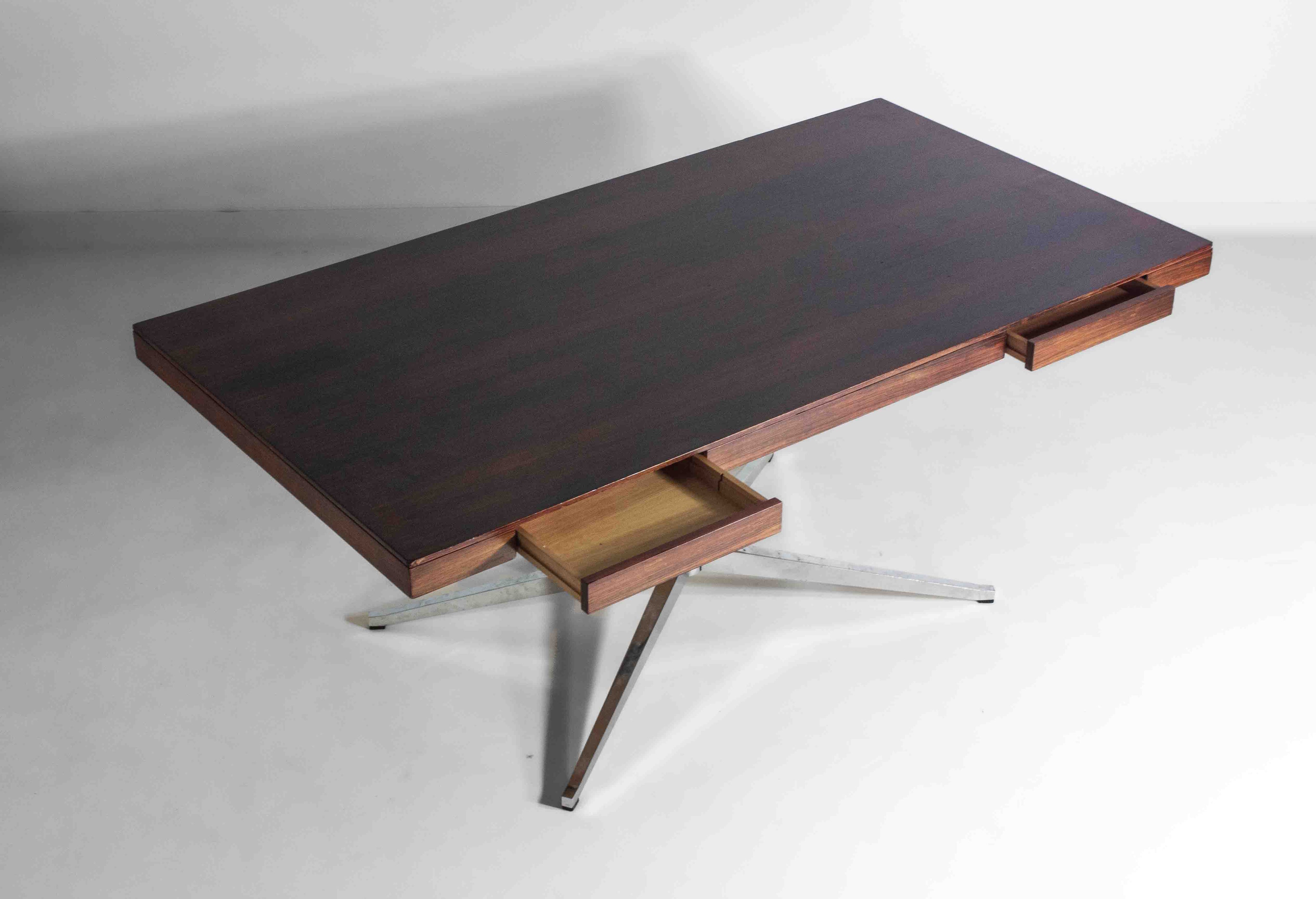 Executive_series_partner_desk_by_Florence_Knoll_for_Knoll_International_1970s