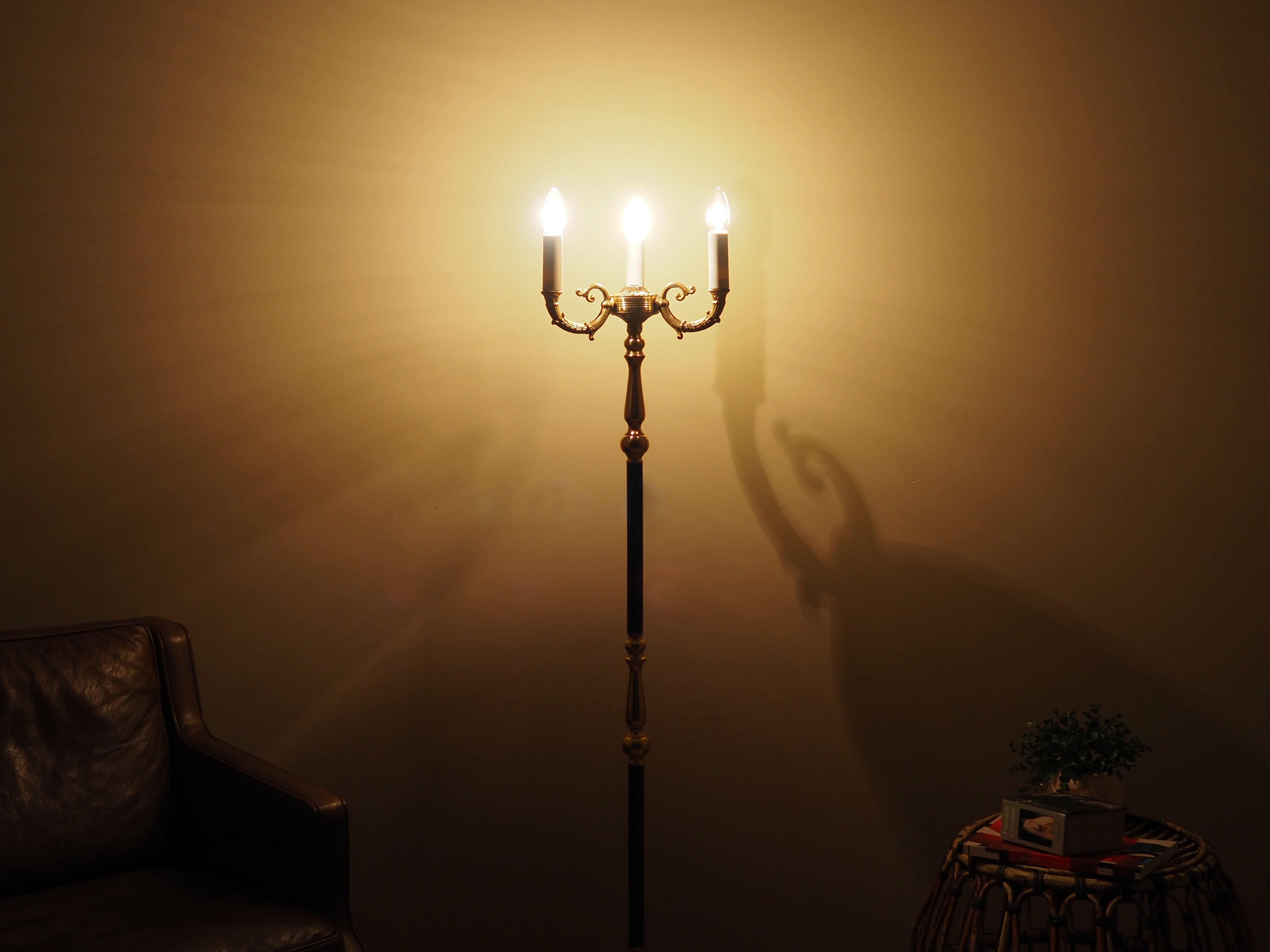 Floor_lamp_Danish_design_1970s