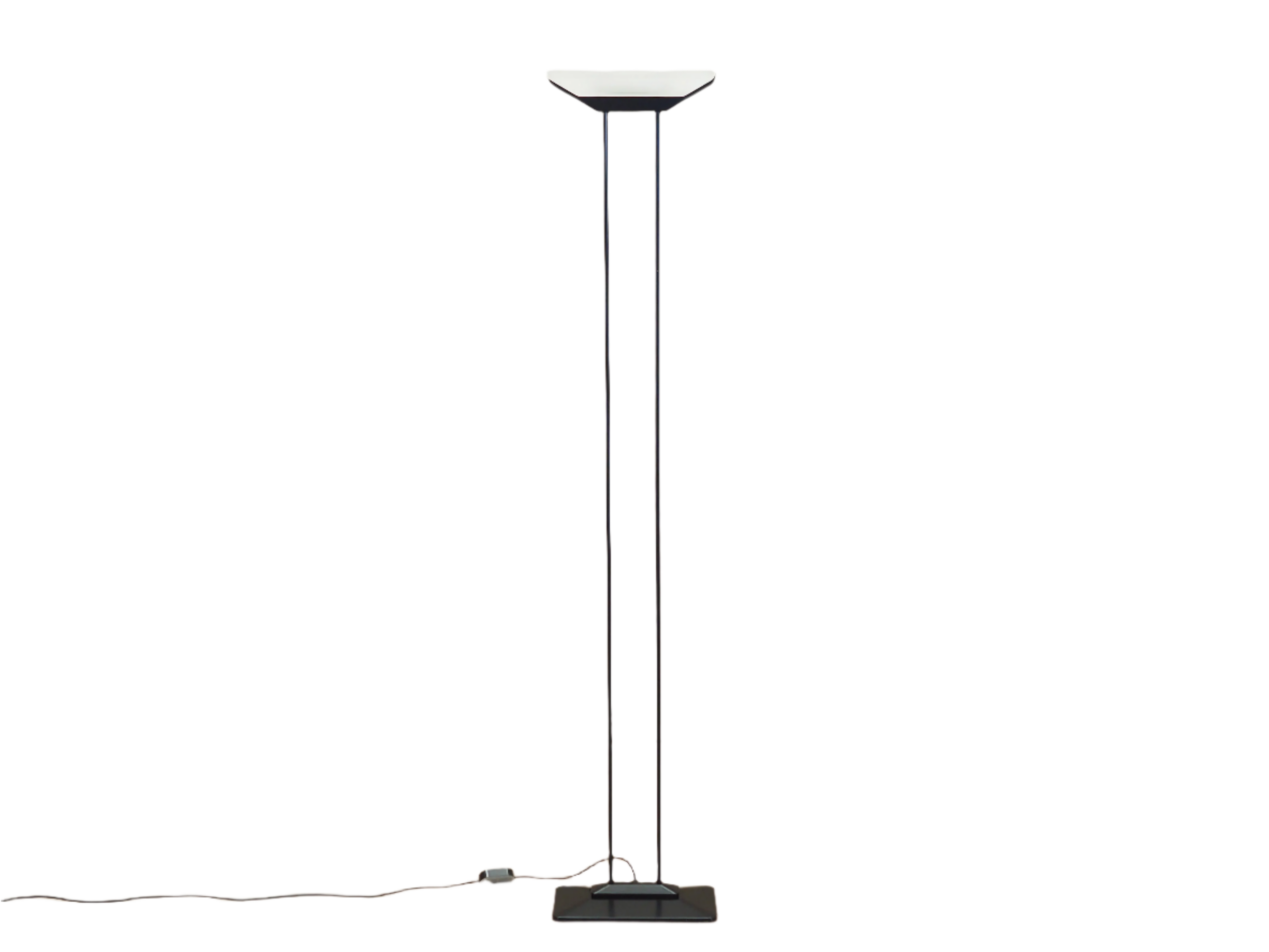 Floor_lamp_Italian_design_1970s_production_Italy