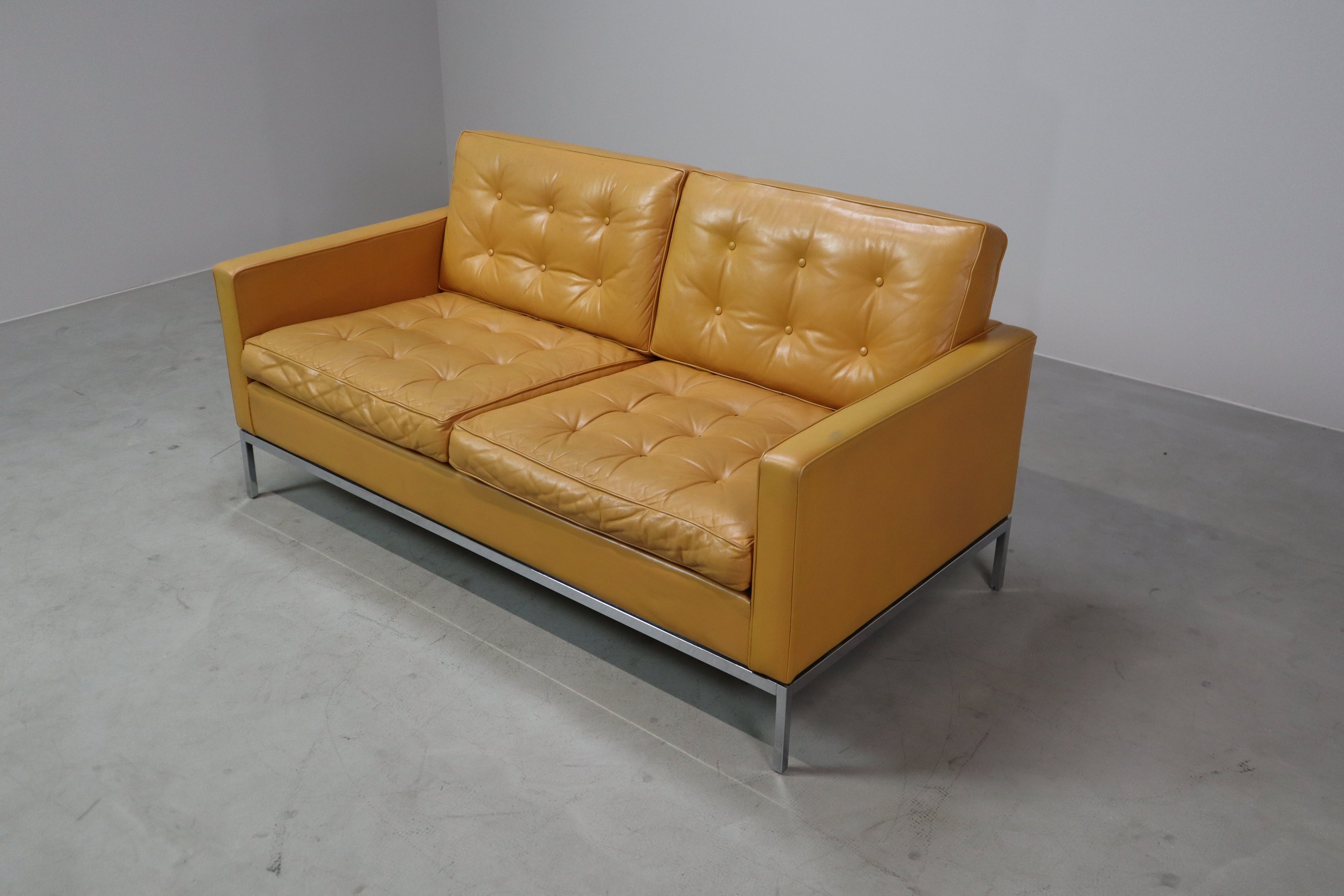 Florence_Knoll_two-seater_sofa_in_mustard_yellow_leather_1970