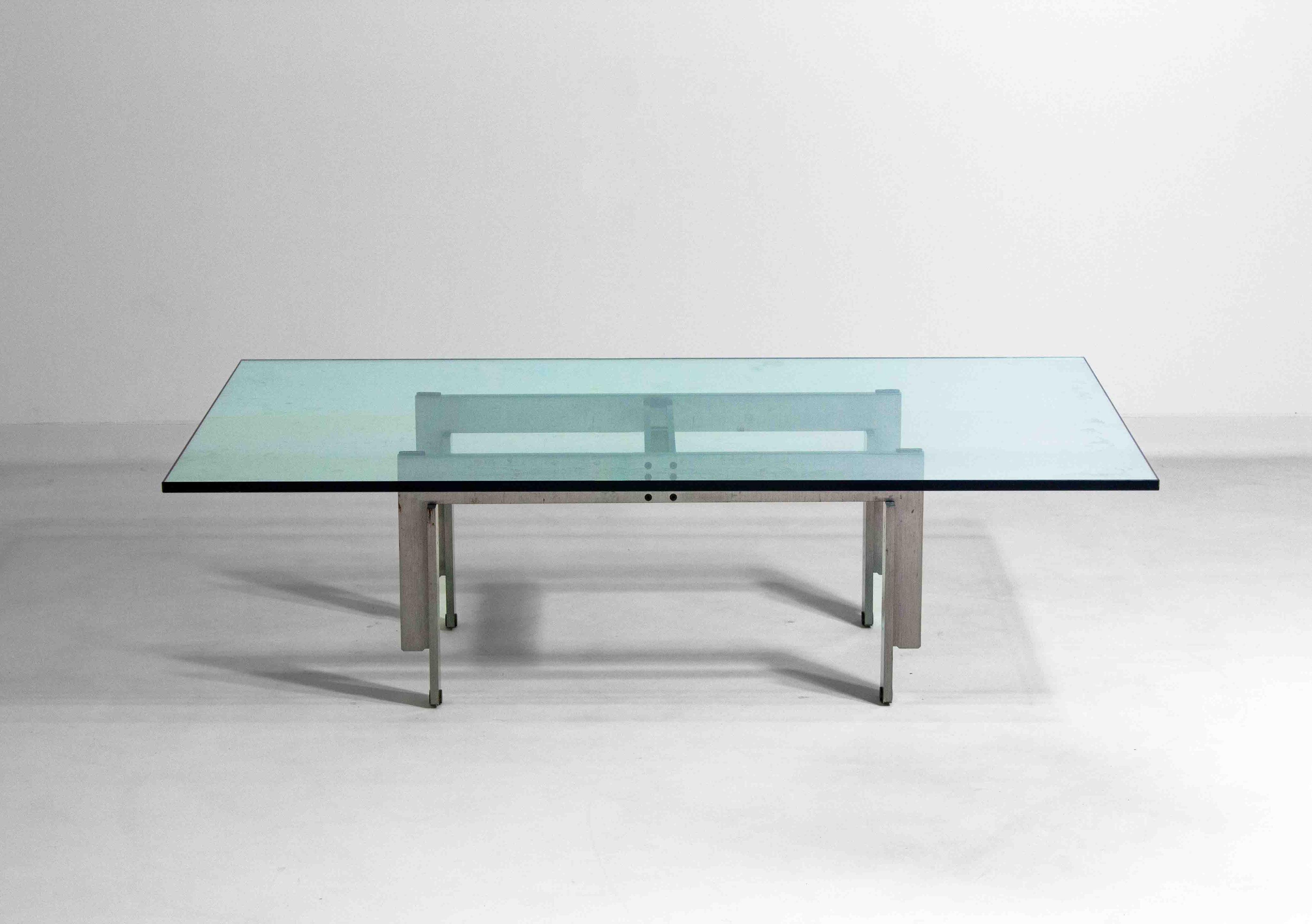 Florian_coffee_table_in_steel_by_Carlo_Scarpa