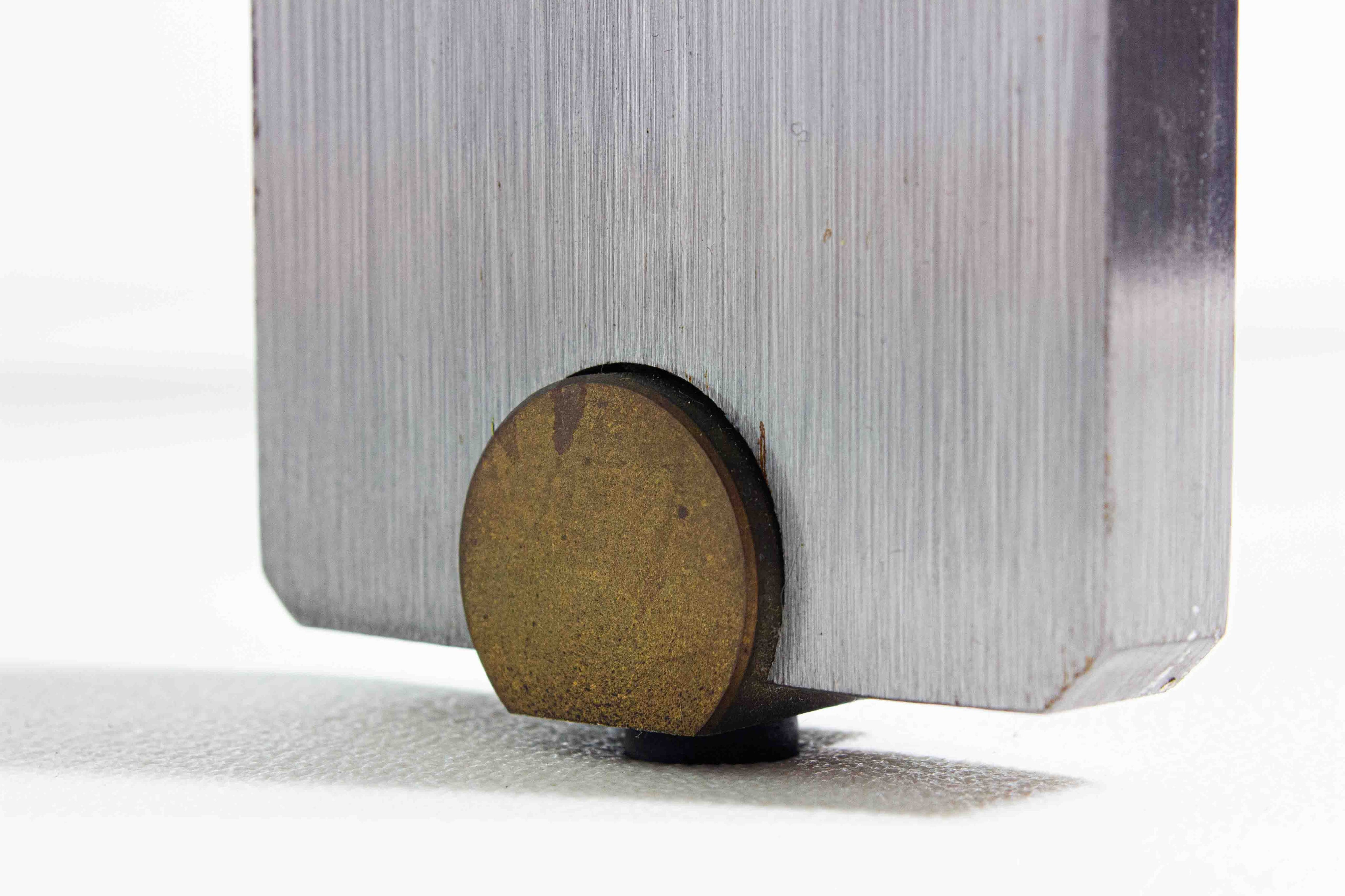 Florian_coffee_table_in_steel_by_Carlo_Scarpa
