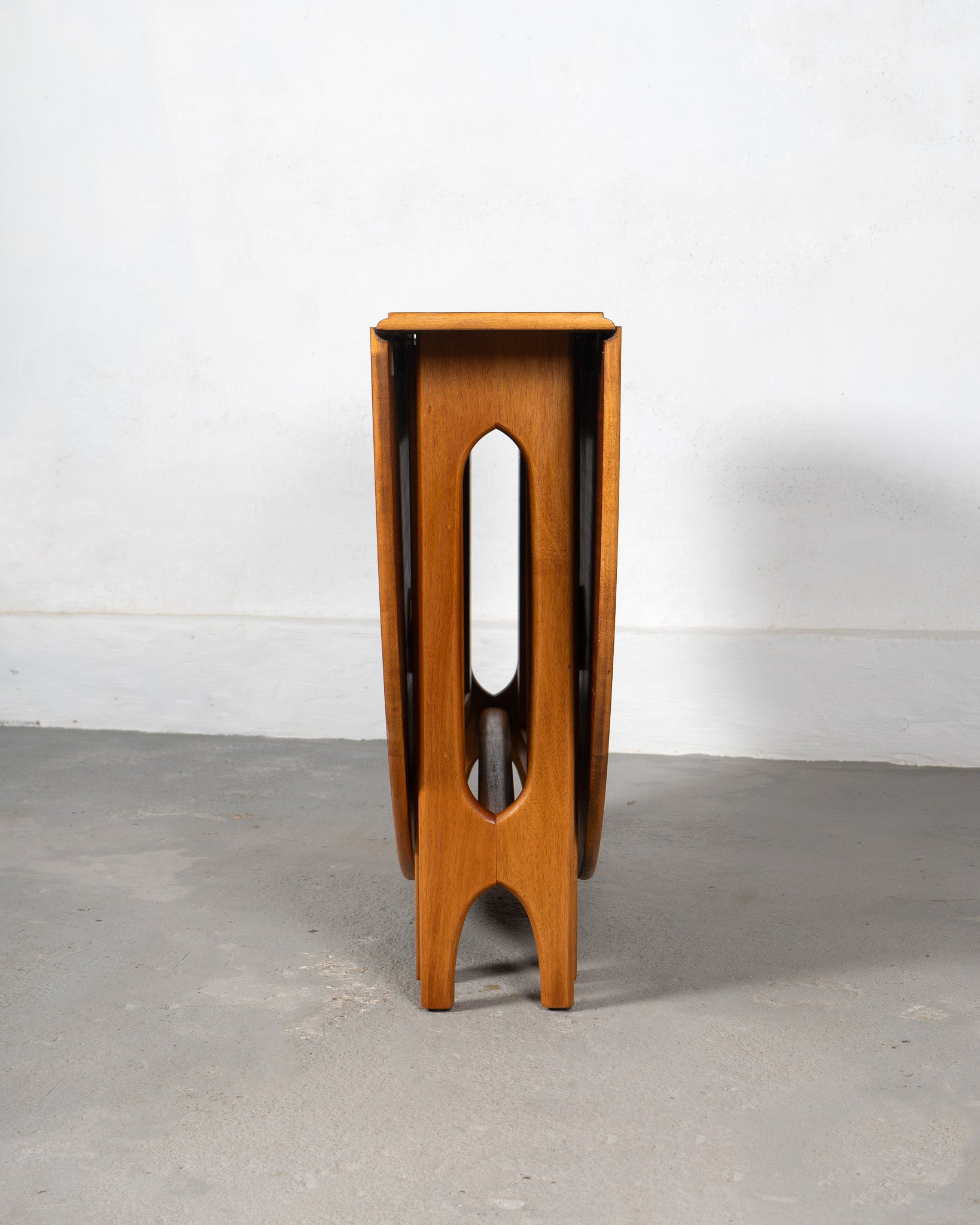 Foldable_Dinning_Table_by_Bendt_Winge