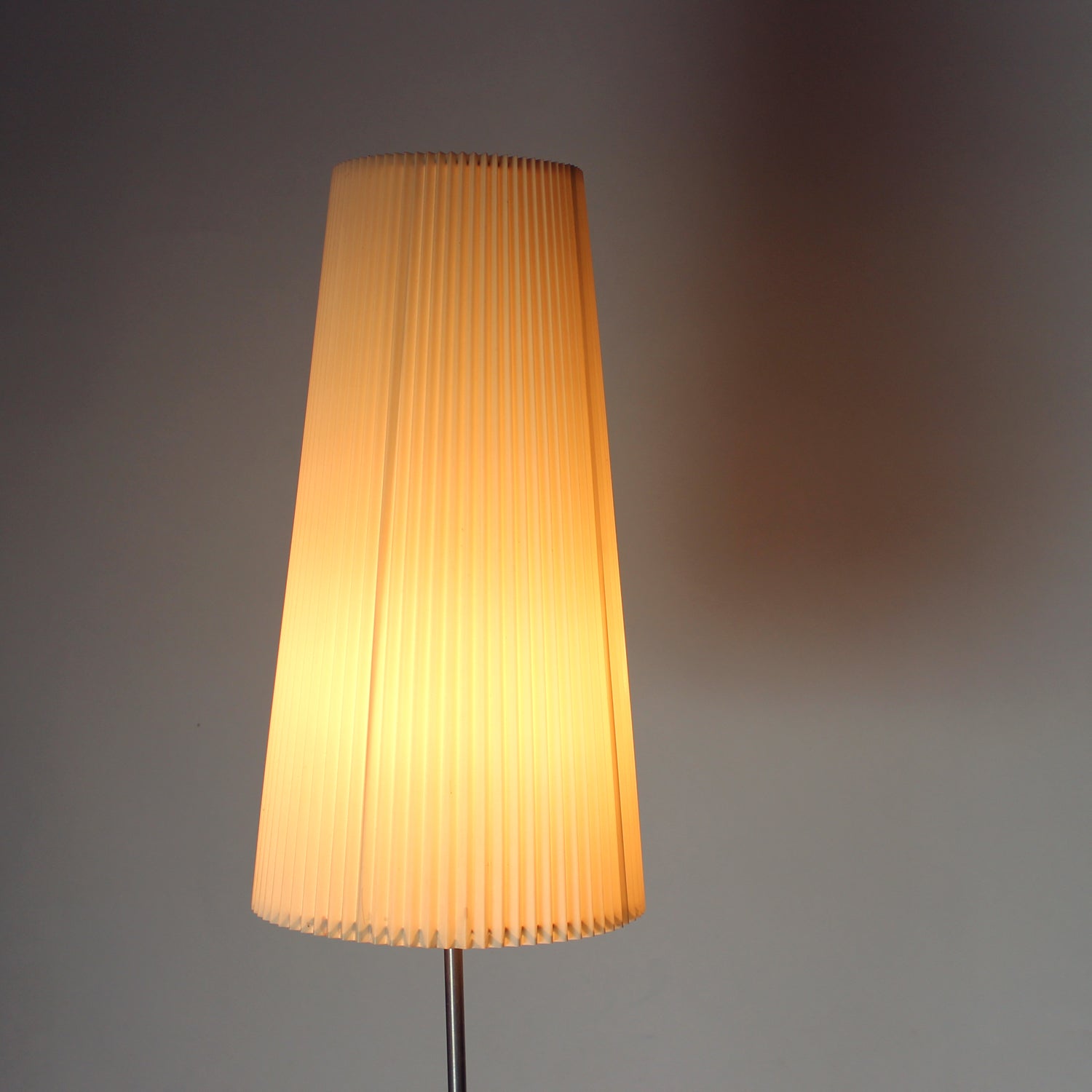 Freestanding_Floor_Lamp_By_Veb_Wohnraumleuchten_Germany_1970s
