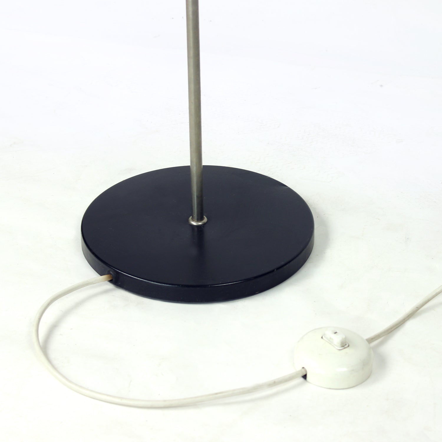 Freestanding_Floor_Lamp_By_Veb_Wohnraumleuchten_Germany_1970s