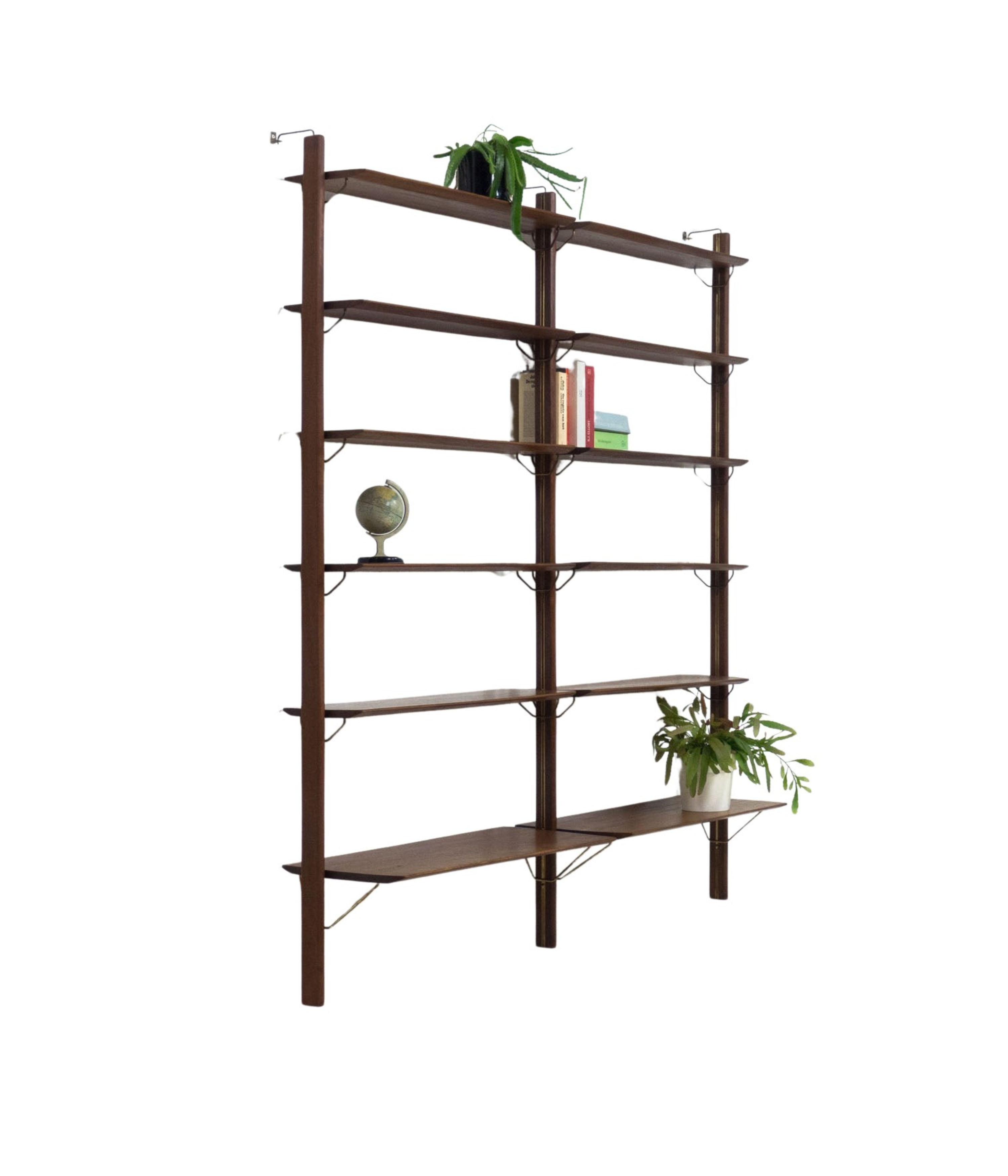 Fristho_mahogany_shelving_unit_by_William_Watting