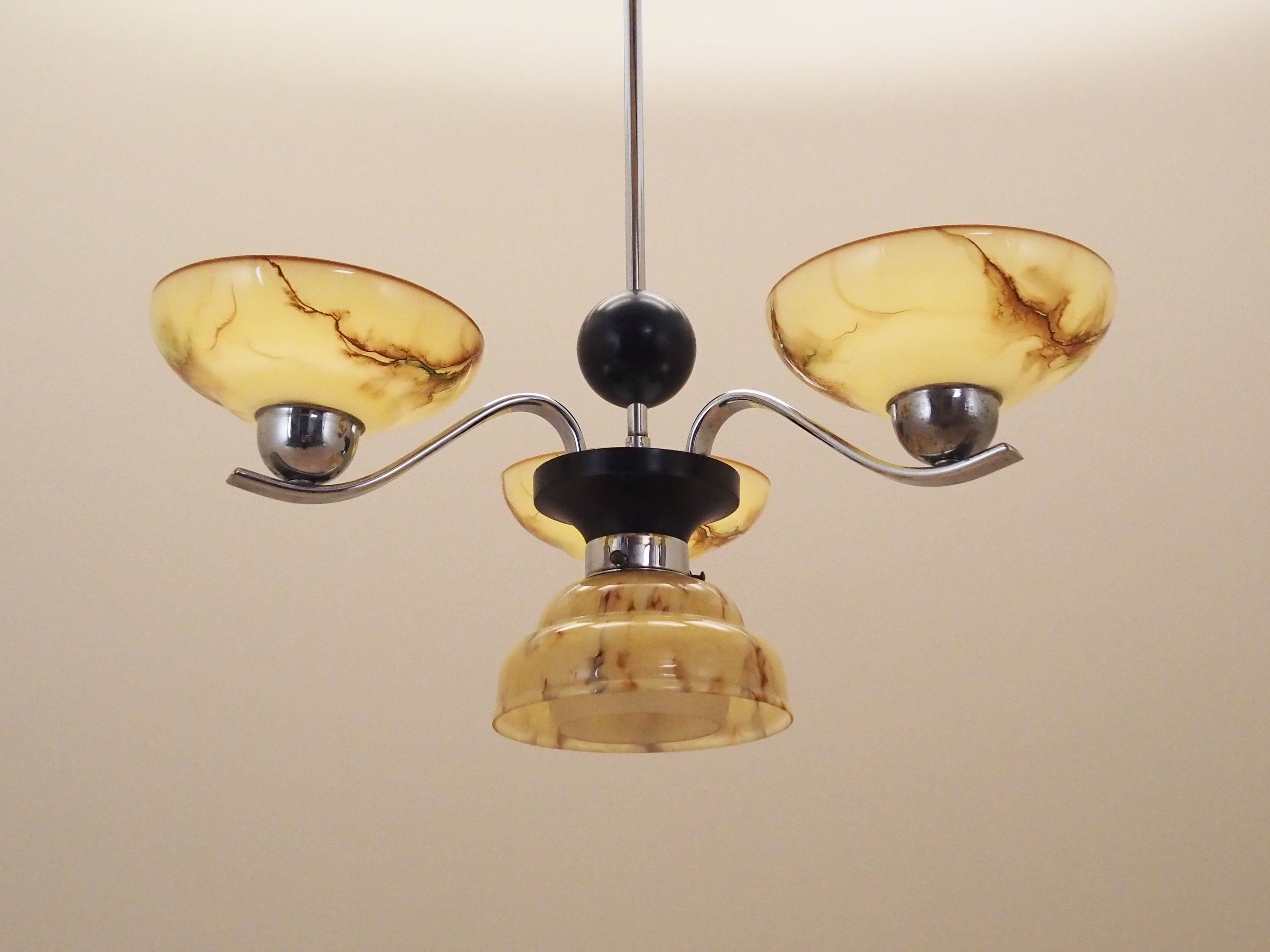 Glass_chandelier_Danish_design_1970s_production_Denmark