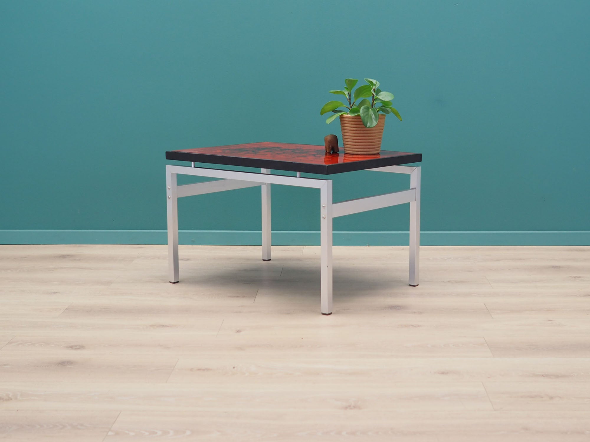 Glass_coffee_table_Danish_design_1970s_designer_Jean_Rene