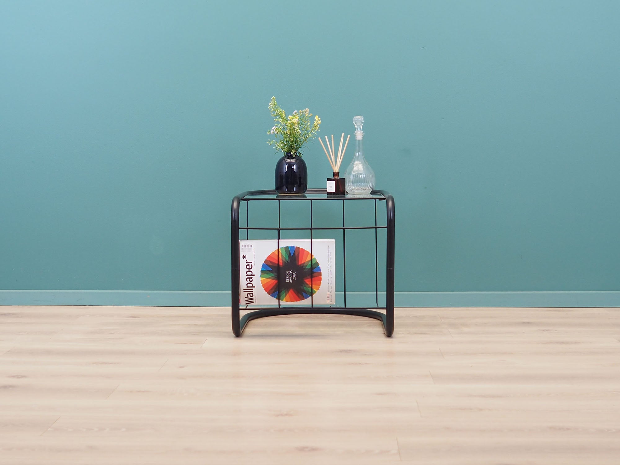 Glass_coffee_table_Danish_design_1970s_production_Denmark