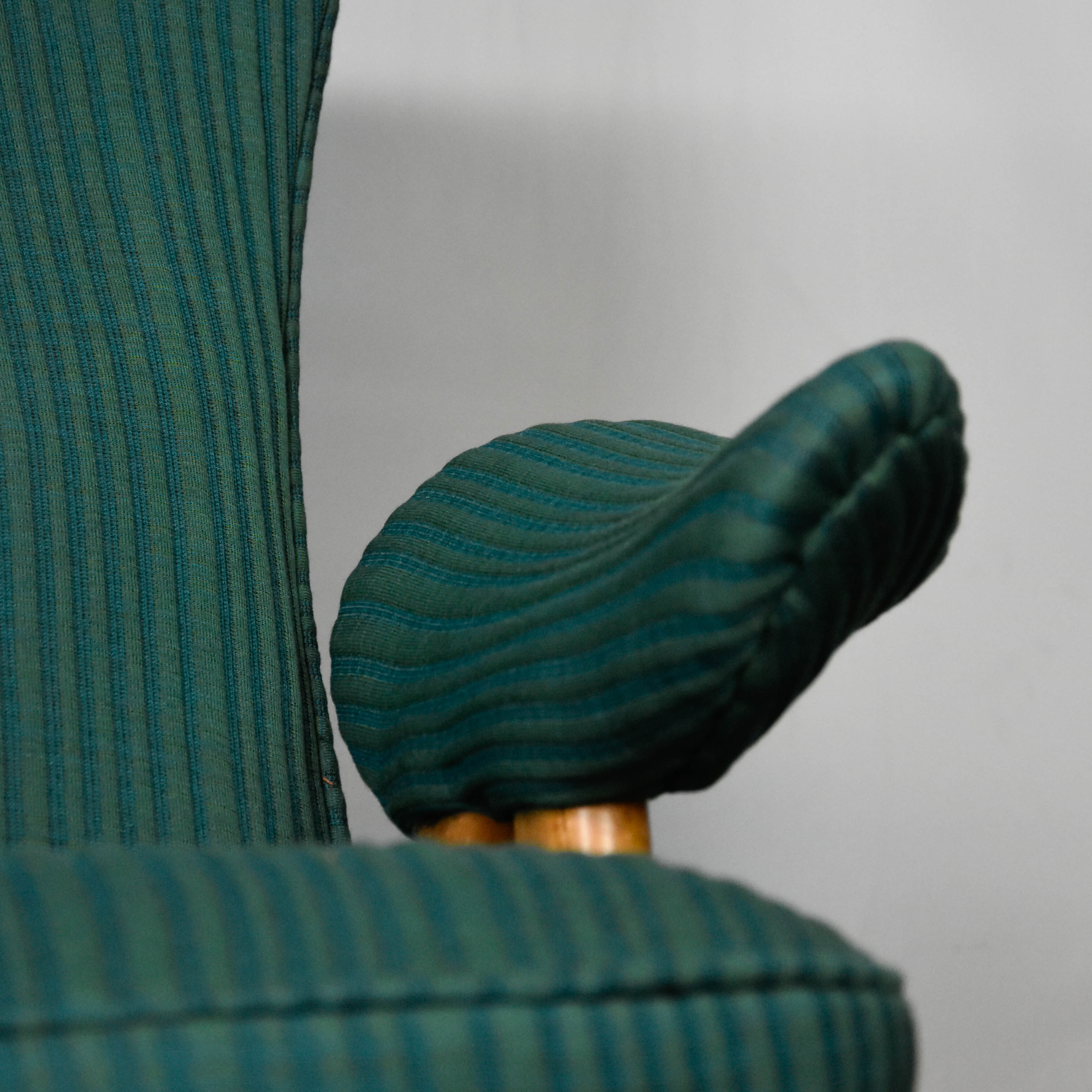 Green_Artifort_Hairpin_Armchair