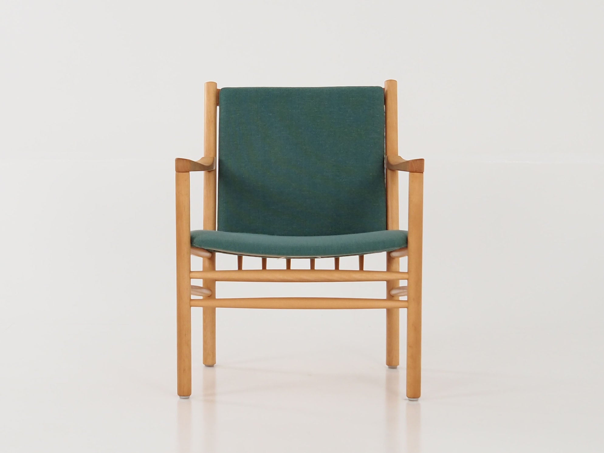 Green_Beech_armchair_in_Danish_design_1970s_designer_Erik_Ole_Jorgensen