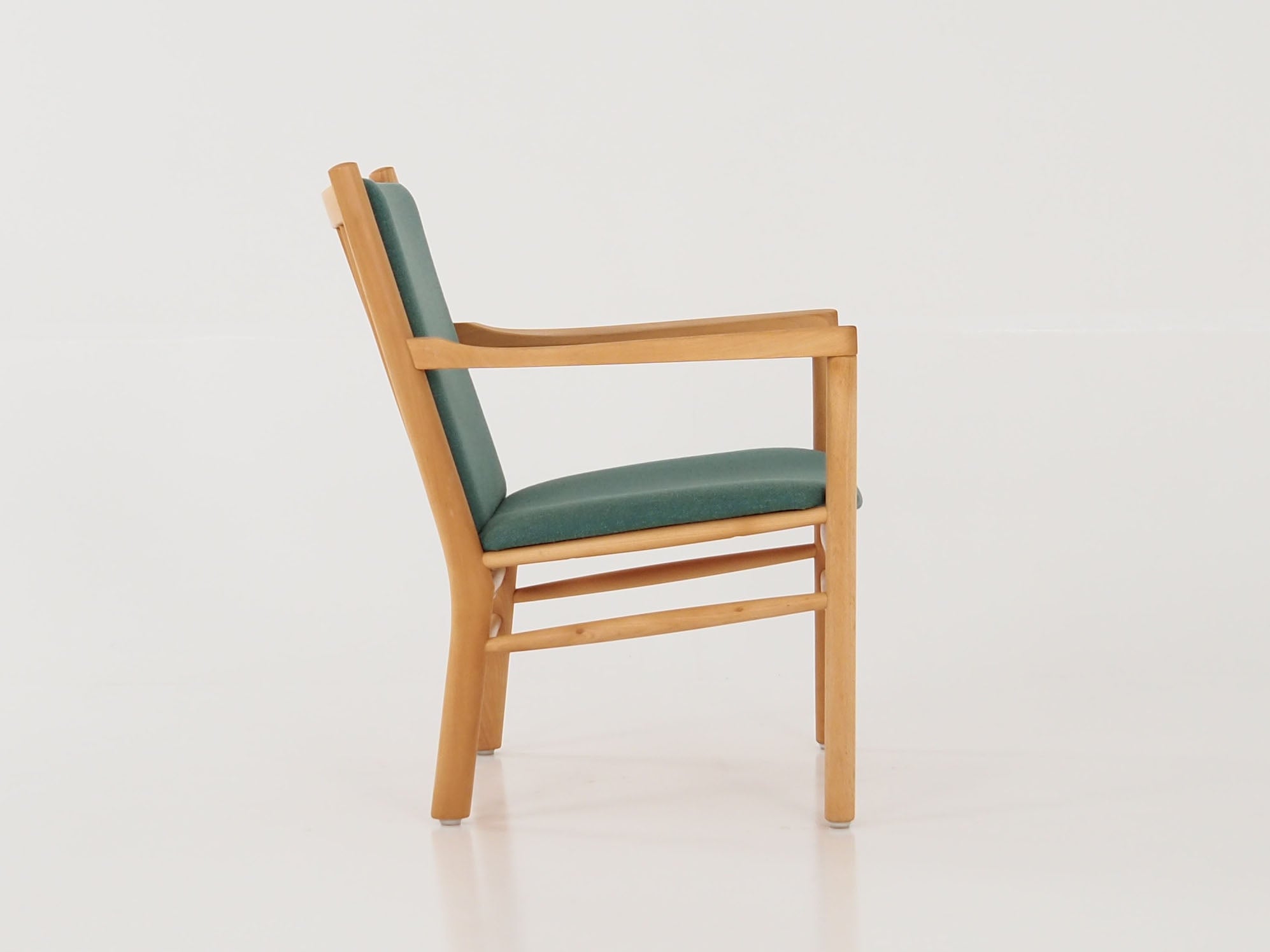 Green_Beech_armchair_in_Danish_design_1970s_designer_Erik_Ole_Jorgensen