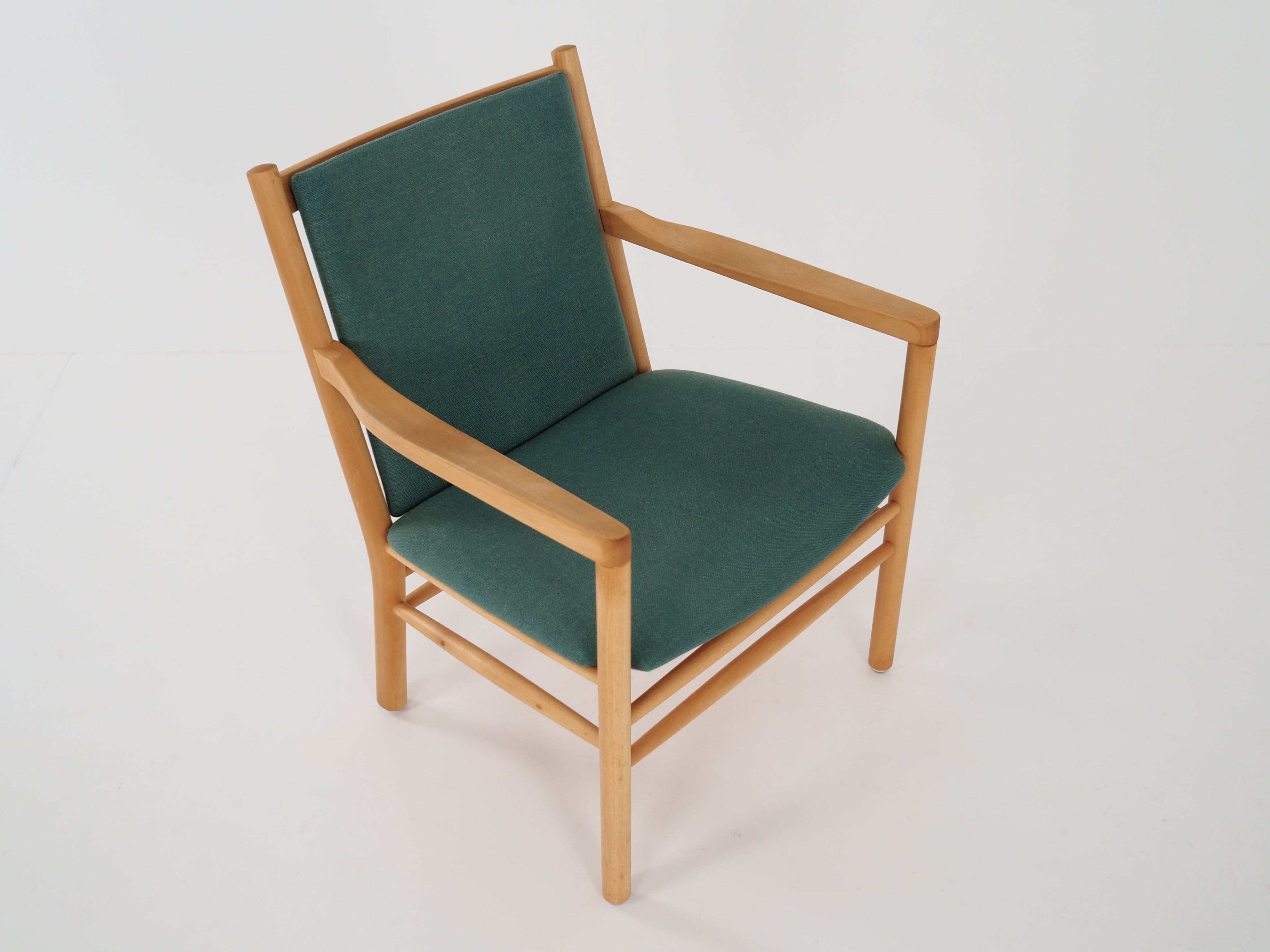 Green_Beech_armchair_in_Danish_design_1970s_designer_Erik_Ole_Jorgensen