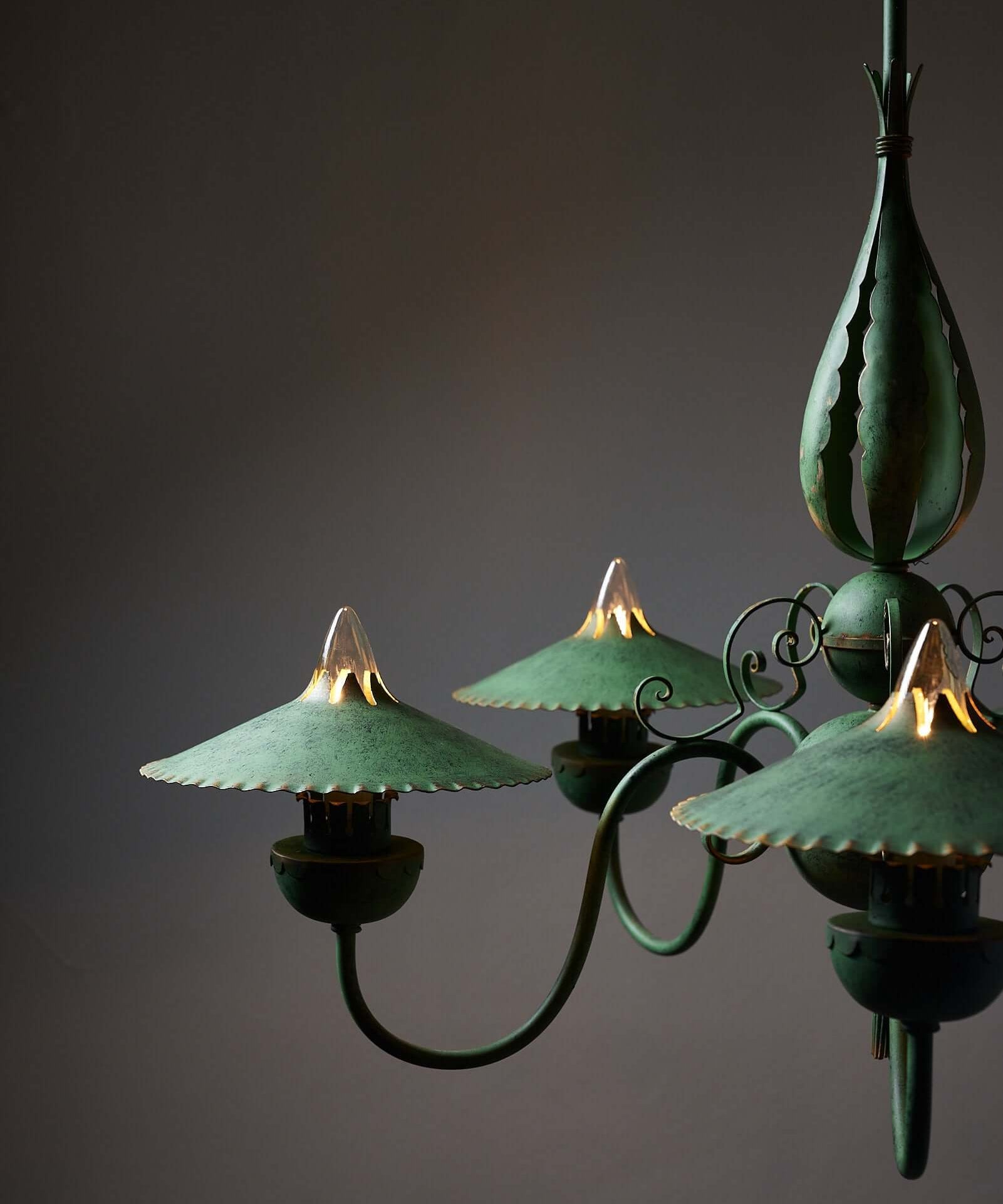 Green_Chandelier_with_Shades_Italy
