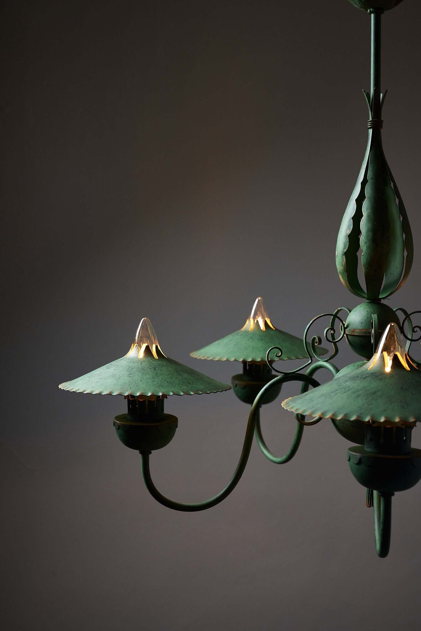 Green_Chandelier_with_Shades_Italy