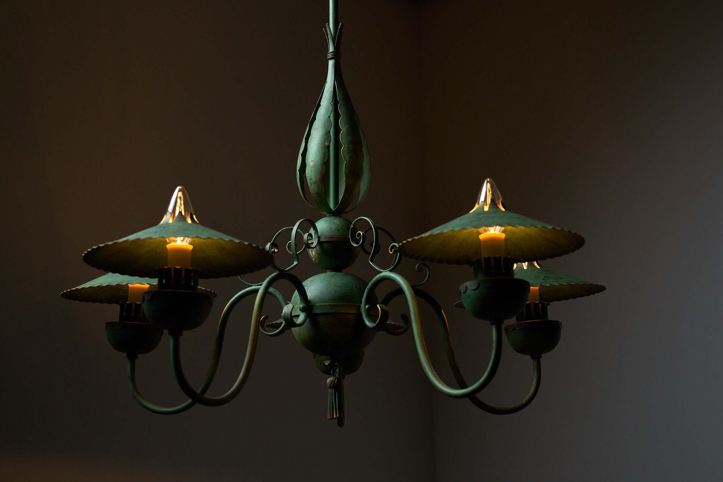 Green_Chandelier_with_Shades_Italy