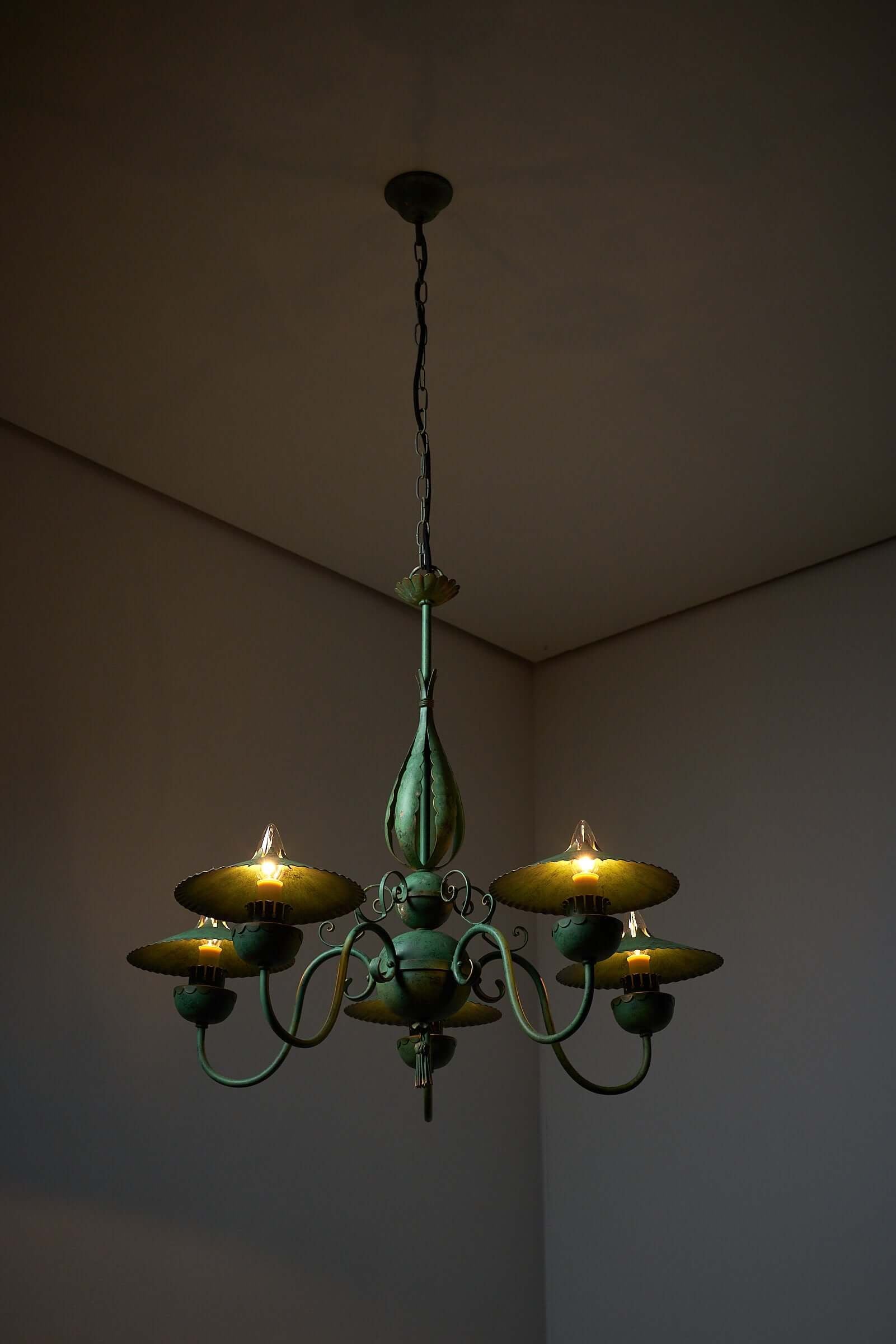Green_Chandelier_with_Shades_Italy