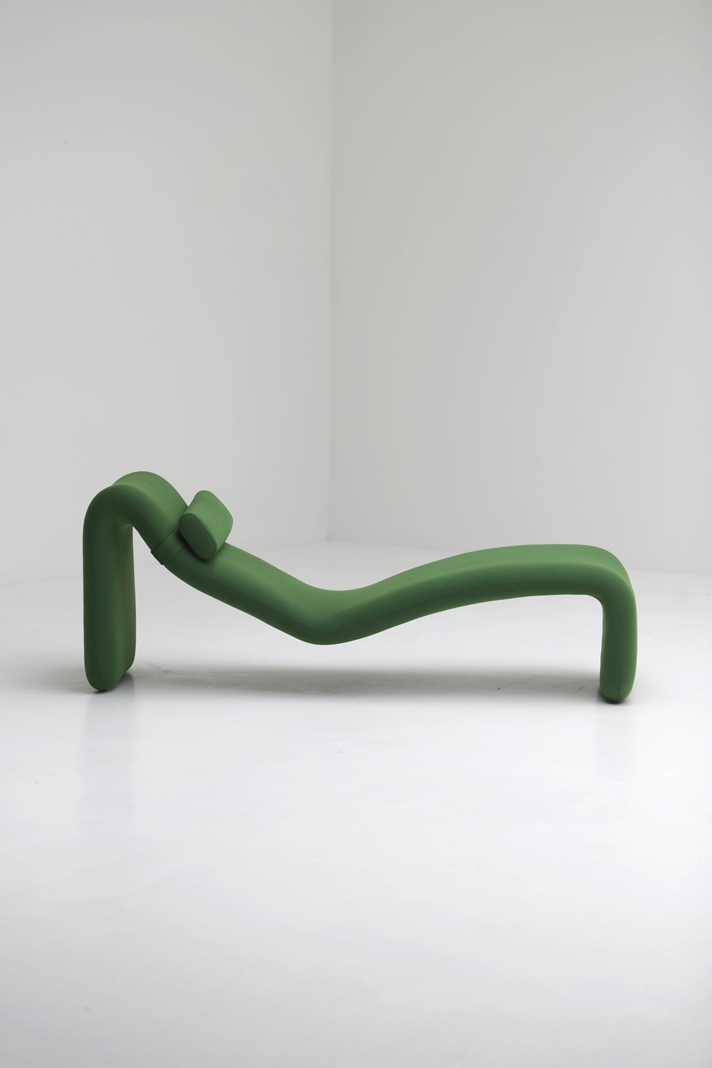 Green_space_age_Djinn_lounge_chair_by_Olivier_Mourgue_for_Airborne_1964