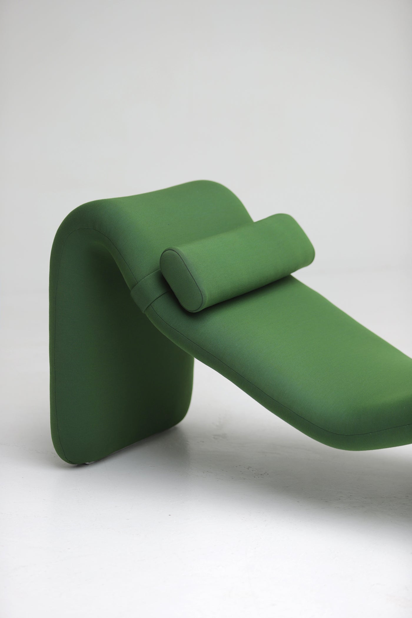 Green_space_age_Djinn_lounge_chair_by_Olivier_Mourgue_for_Airborne_1964