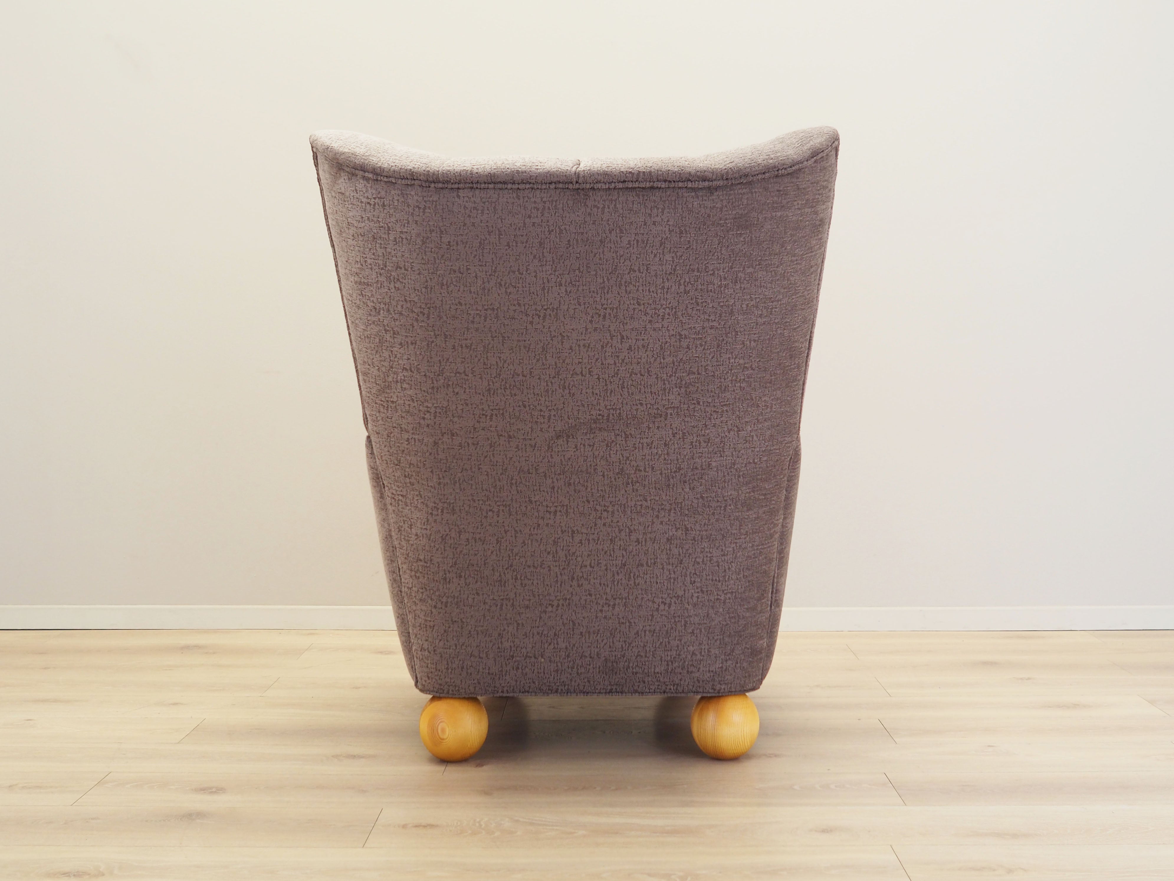 Grey_armchair_Scandinavian_design_production_Denmark