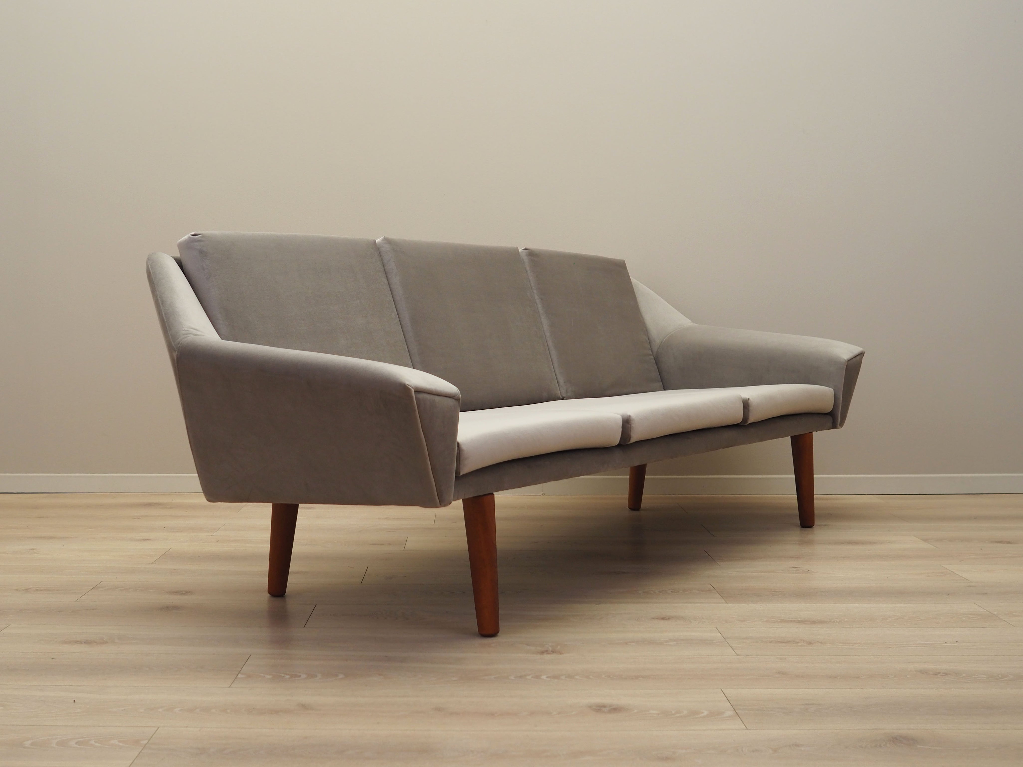 Grey_velour_sofa_Danish_design_1980s_production_Denmark
